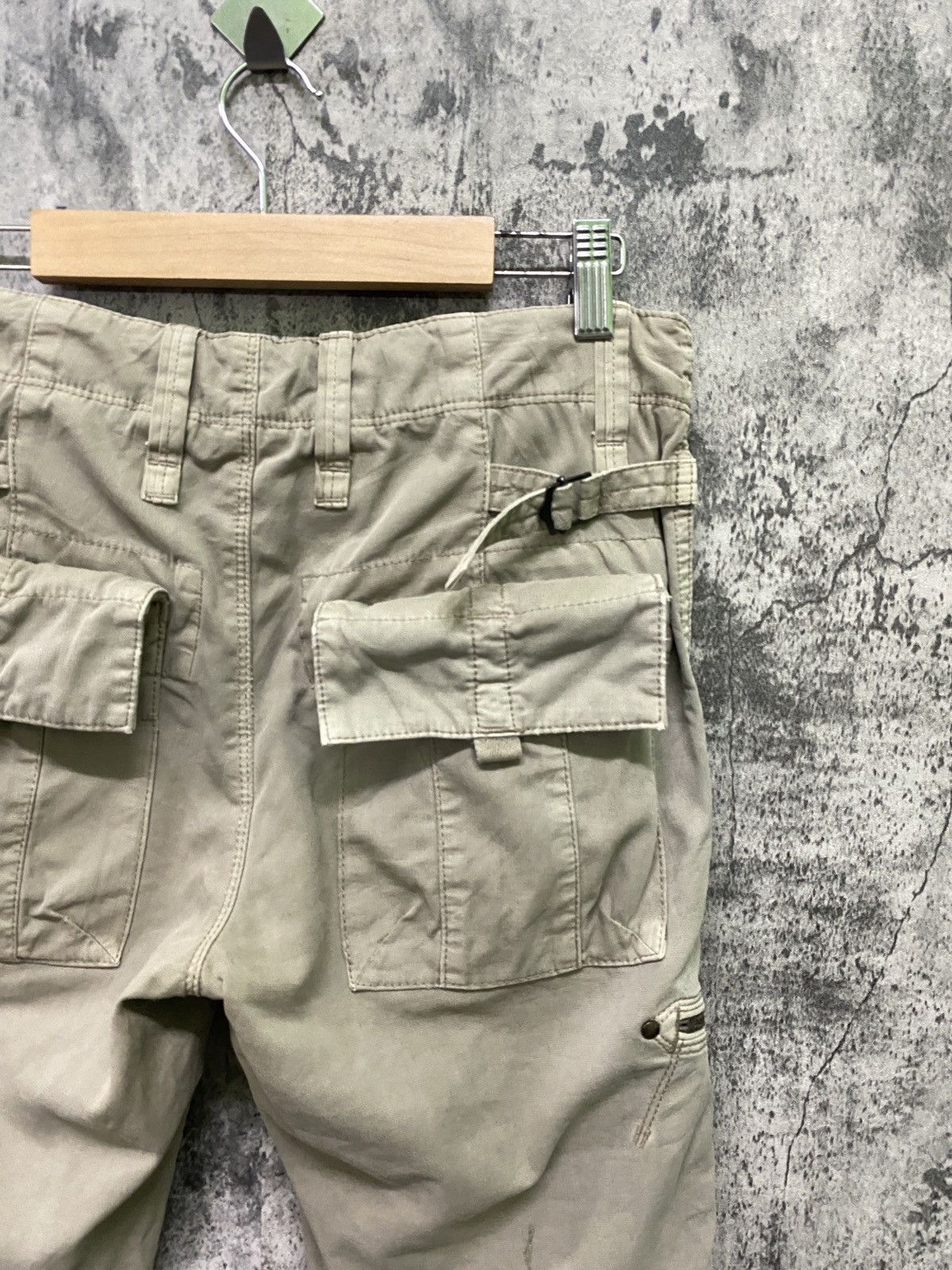 Japanese Brand × Uniqlo UNIQLO Cargo Pant Combat Distressed Tactical Parachute Pants Size US 30 / EU 46 - 16 Thumbnail