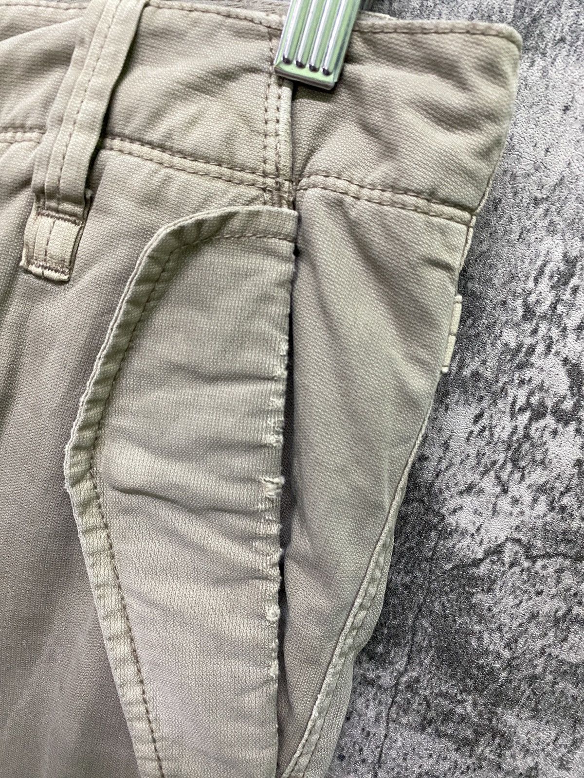 Japanese Brand × Uniqlo UNIQLO Cargo Pant Combat Distressed Tactical Parachute Pants Size US 30 / EU 46 - 12 Thumbnail