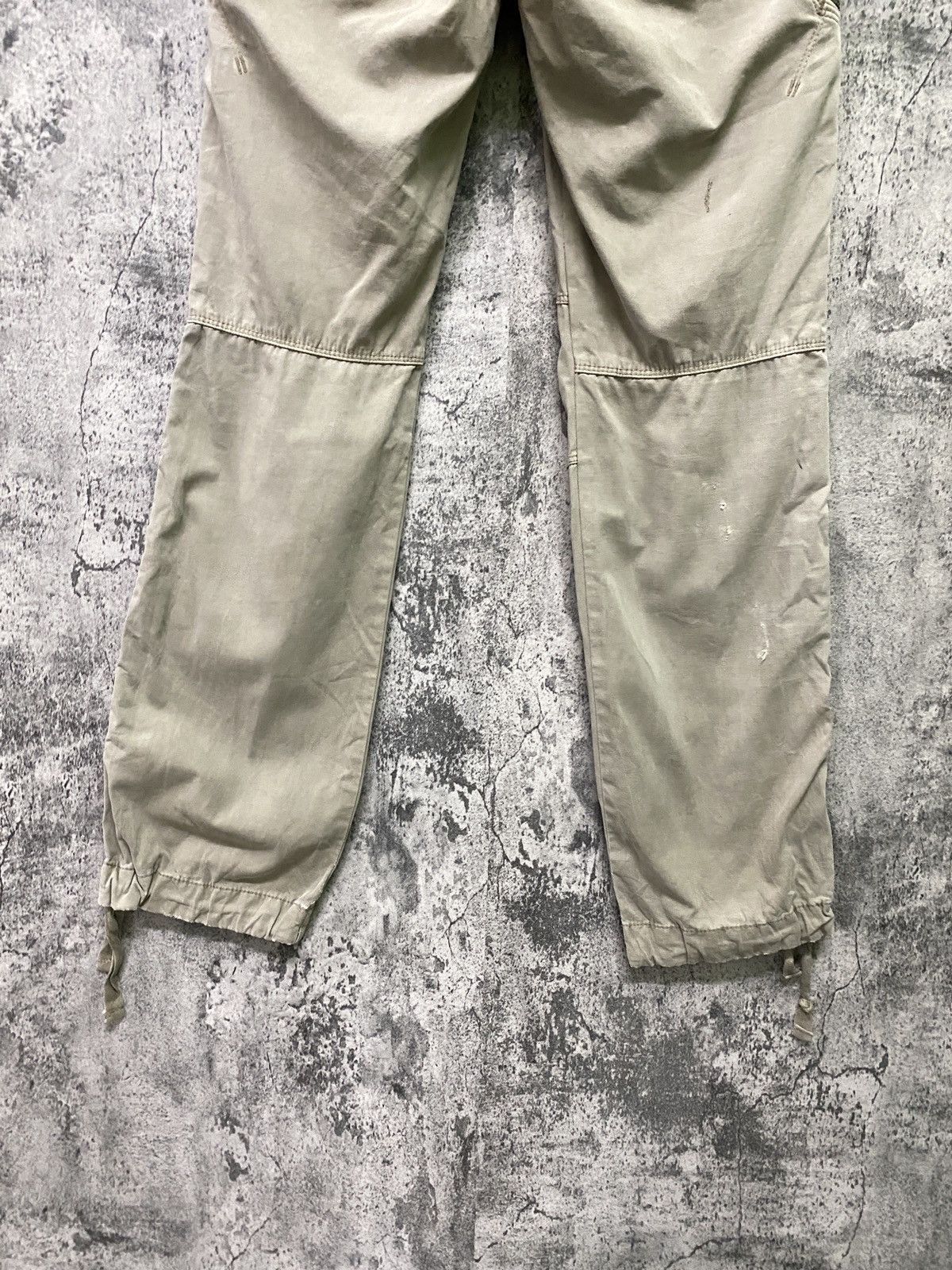 Japanese Brand × Uniqlo UNIQLO Cargo Pant Combat Distressed Tactical Parachute Pants Size US 30 / EU 46 - 19 Thumbnail