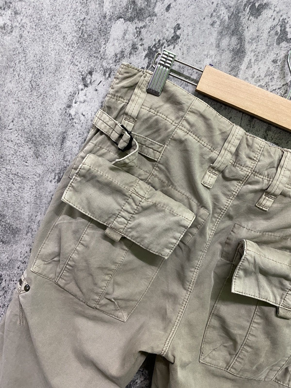 Japanese Brand × Uniqlo UNIQLO Cargo Pant Combat Distressed Tactical Parachute Pants Size US 30 / EU 46 - 23 Thumbnail