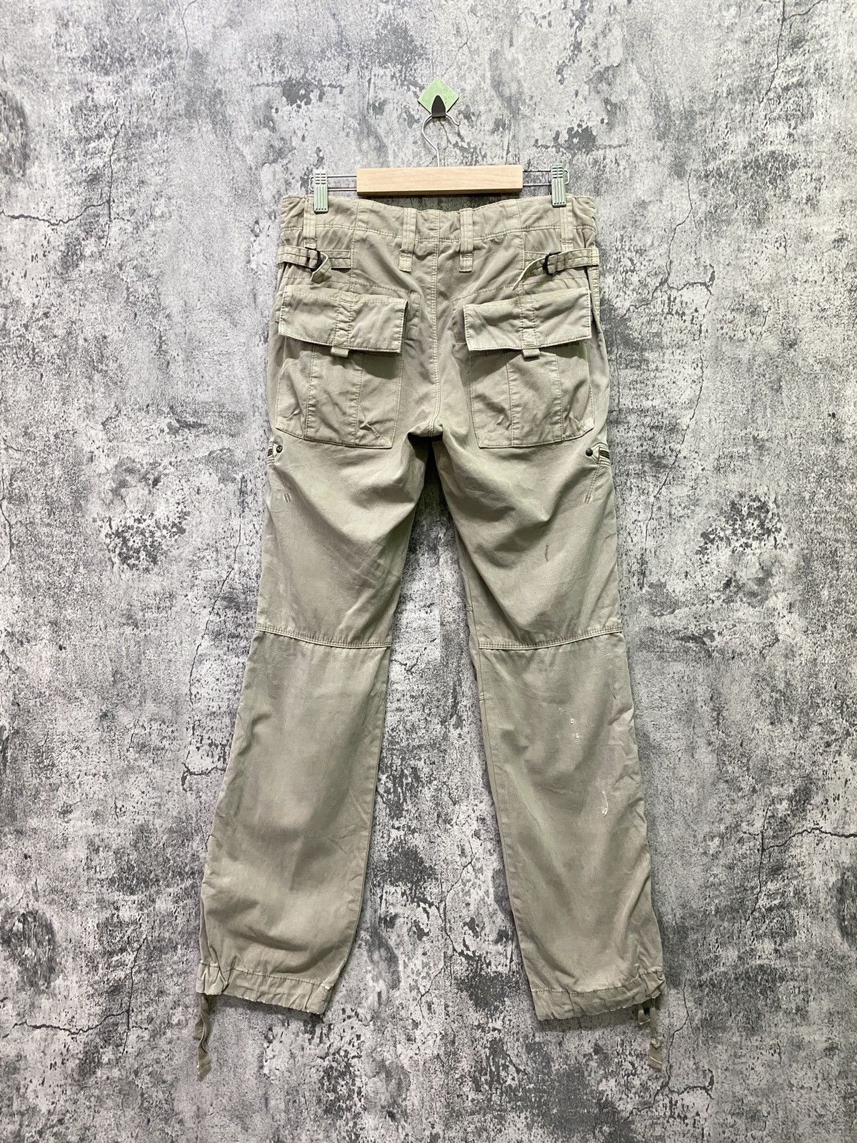Japanese Brand × Uniqlo UNIQLO Cargo Pant Combat Distressed Tactical Parachute Pants Size US 30 / EU 46 - 1 Thumbnail