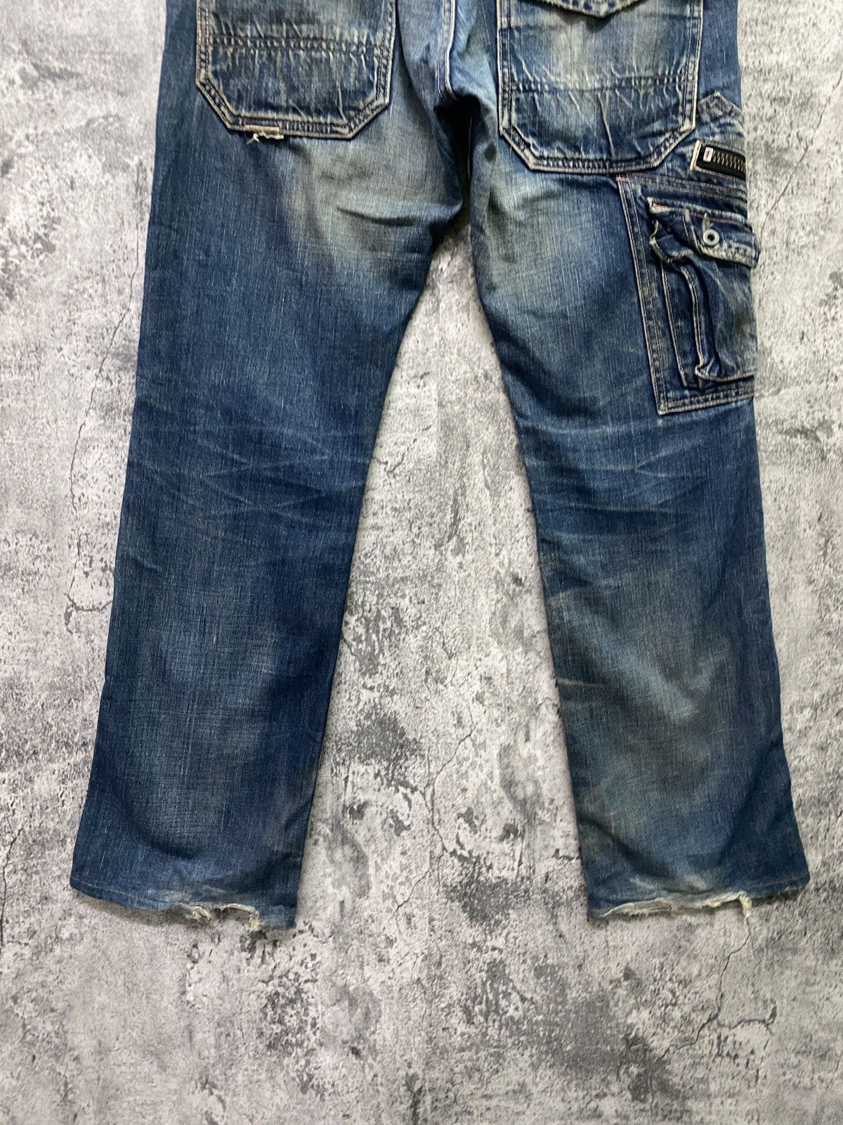 Japanese Brand JOHNBULL Japan Cargo Multipocket Distressed Jeans Size US 30 / EU 46 - 16 Thumbnail