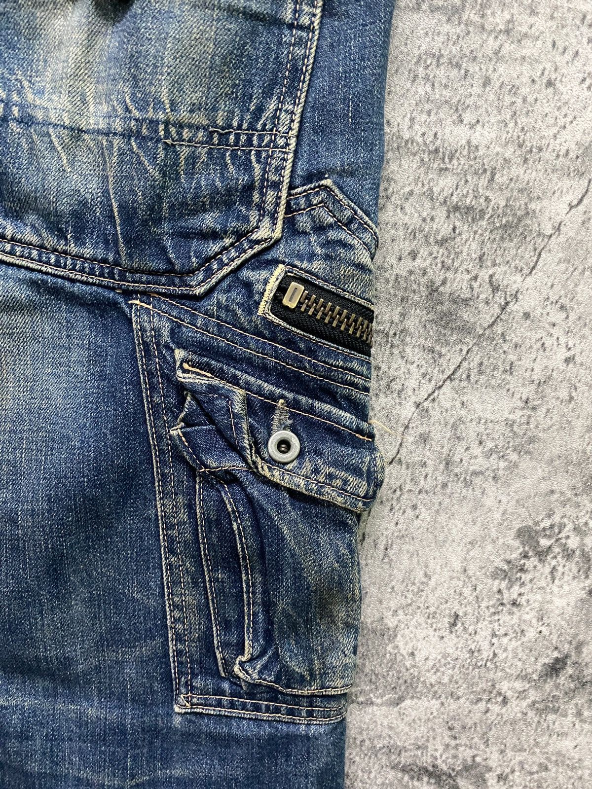 Japanese Brand JOHNBULL Japan Cargo Multipocket Distressed Jeans Size US 30 / EU 46 - 19 Thumbnail