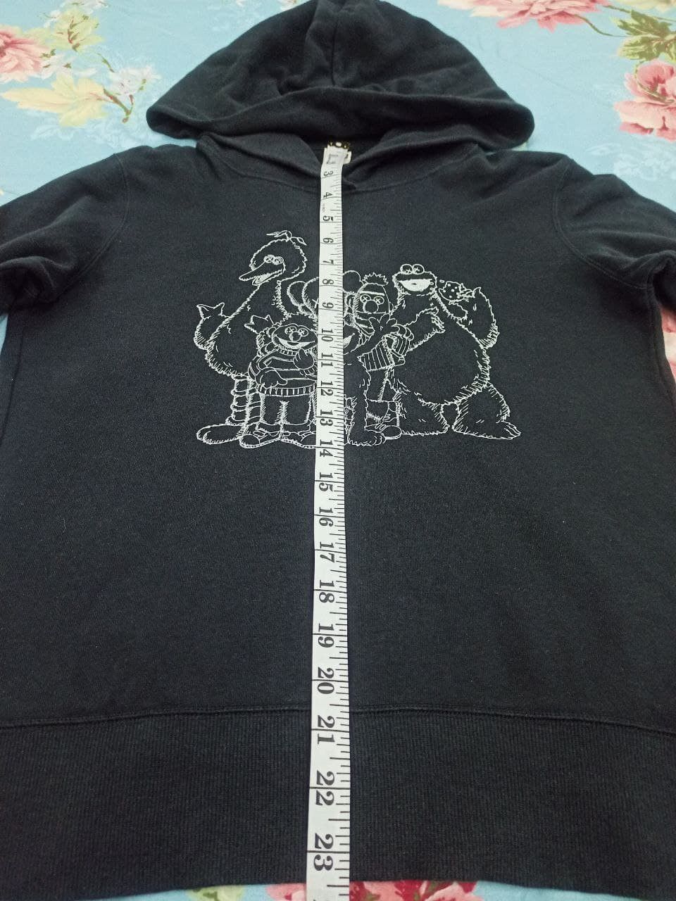 Kaws × Uniqlo 💥Rare💥Kaws X Sesame Street Uniqlo Hoodie Size US S / EU 44-46 / 1 - 5 Thumbnail