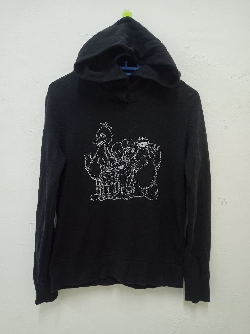 💥Rare💥Kaws X Sesame Street Uniqlo Hoodie
