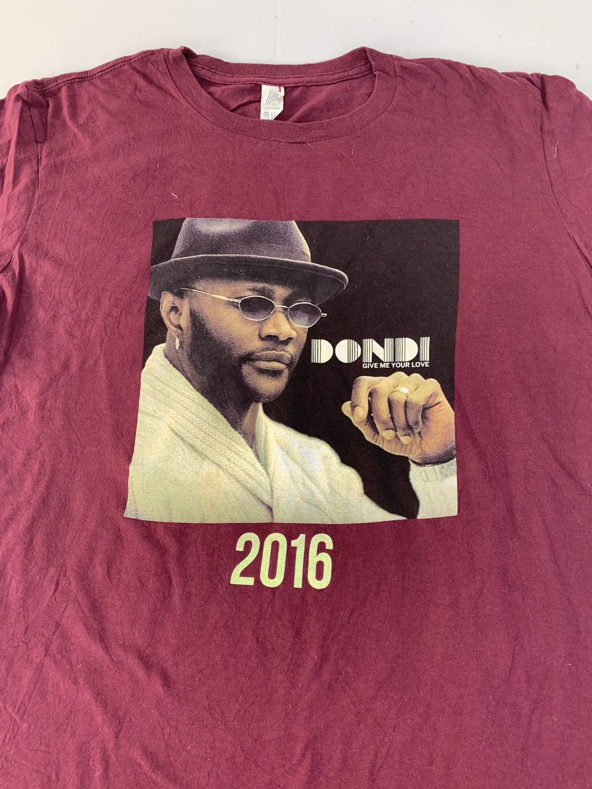 Band Tees Dondi Give Me Your Love Big Box Logo Mirror Screen Tee Size US L / EU 52-54 / 3 - 3 Thumbnail