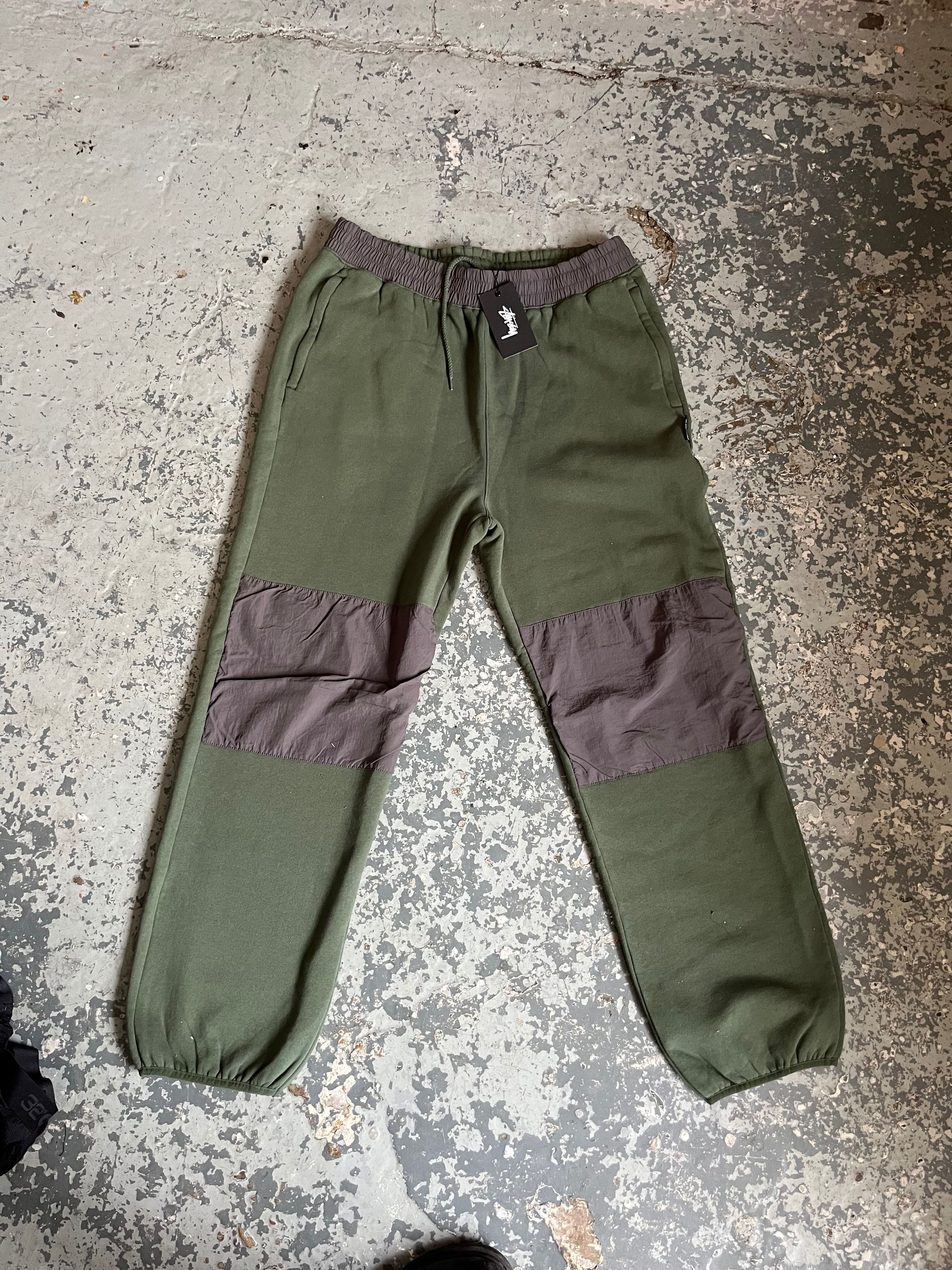 Division Contrast jogging bottoms