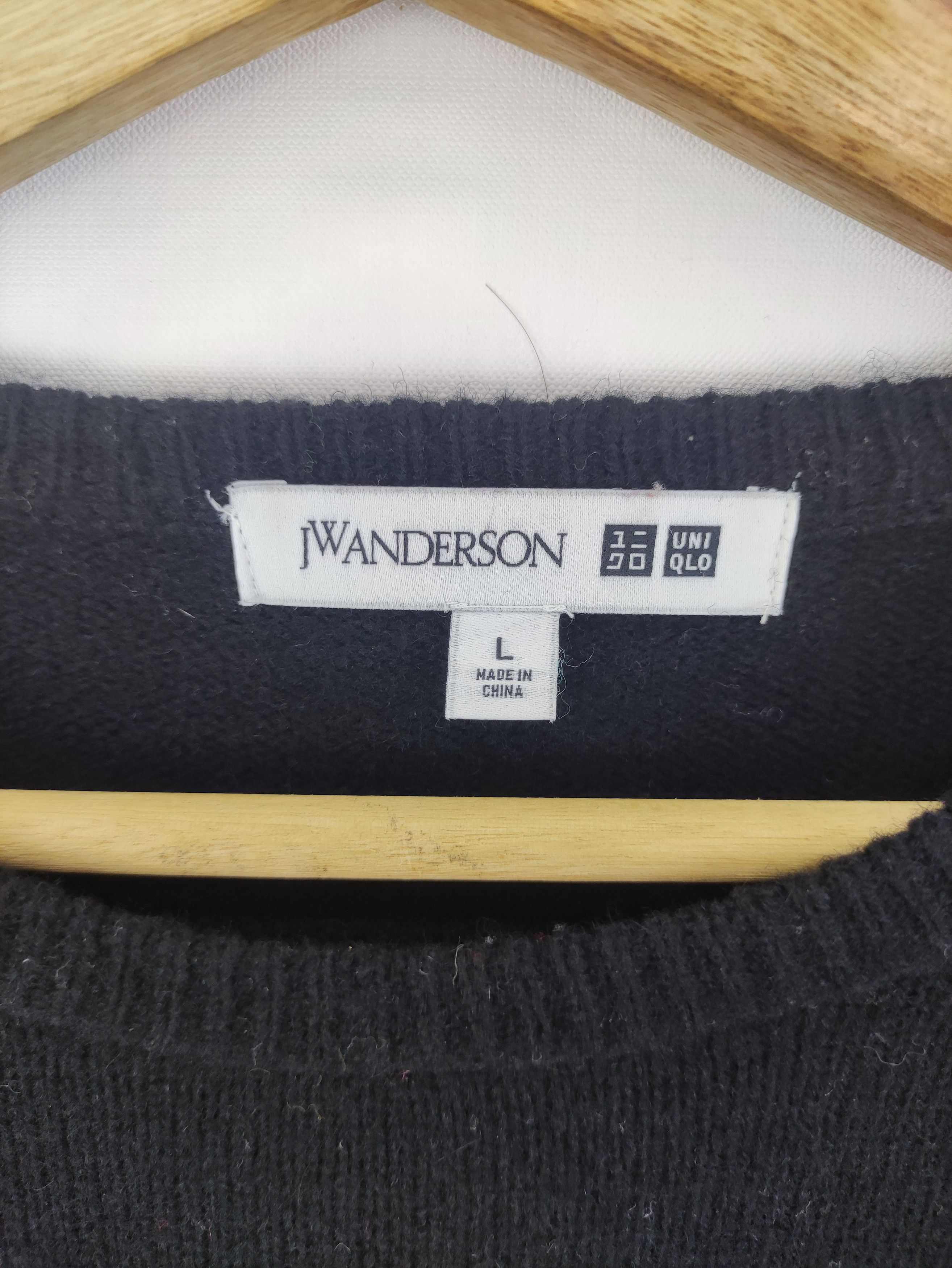 JW Anderson × Uniqlo J.W.Anderson x Uniqlo Wool Sweater Fish Logo Jumper Size US S / EU 44-46 / 1 - 2 Thumbnail
