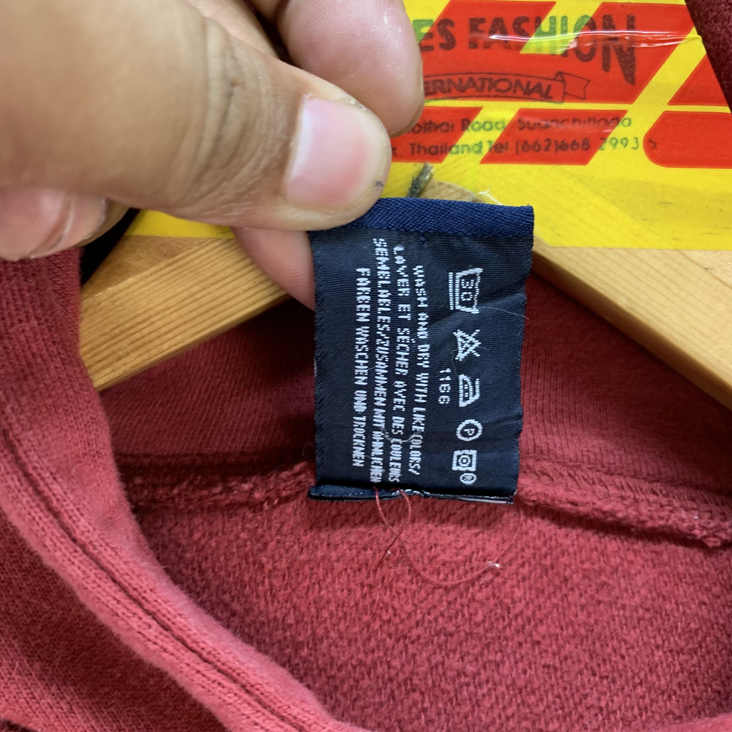 Gap Vintage Gap Plain Oversized Pullover Red Hoodies #3766-131 Size US XS / EU 42 / 0 - 7 Thumbnail