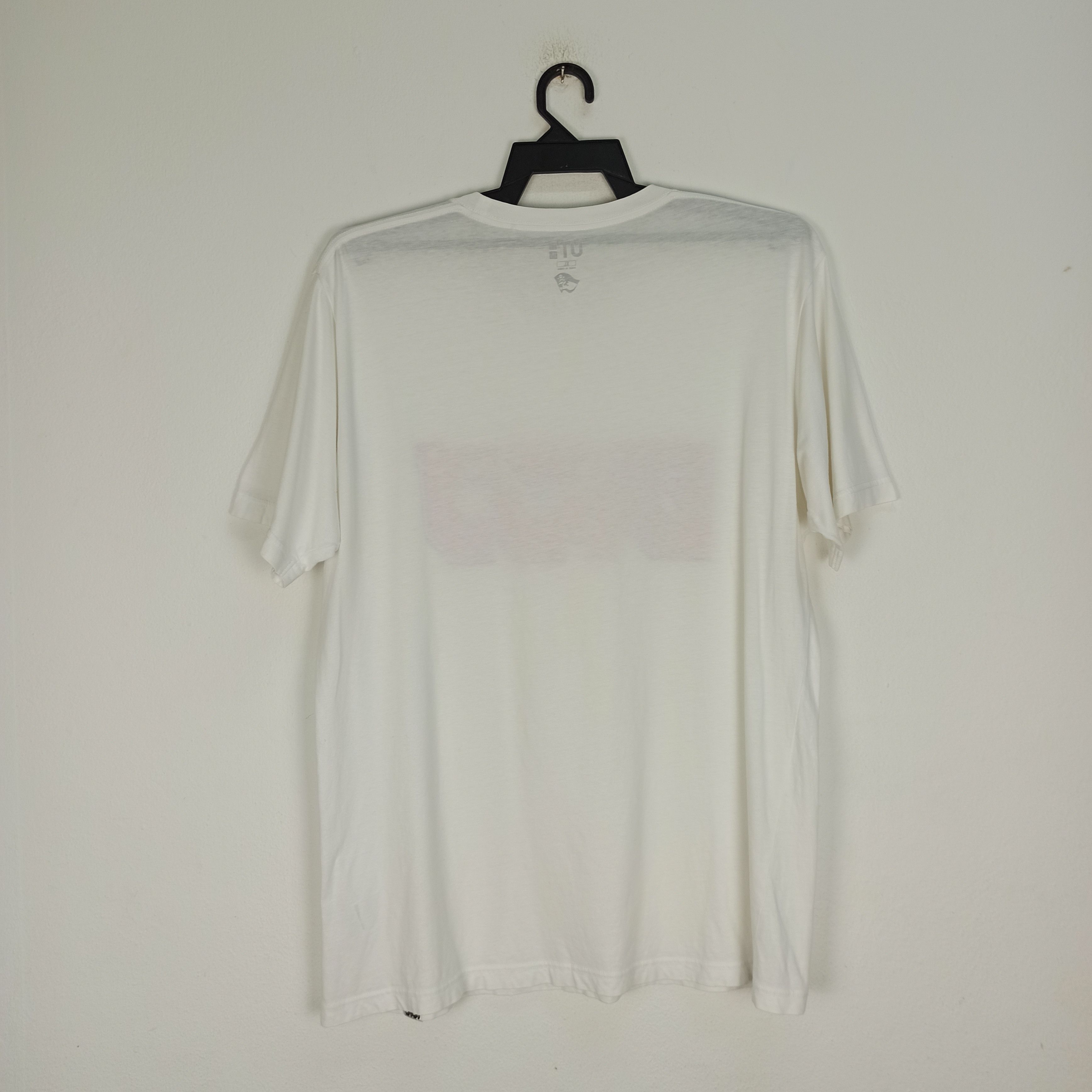 Japanese Brand Celebrate Shonen Jump's 50th Anniversary by Uniqlo Tshirt Size US XL / EU 56 / 4 - 9 Thumbnail