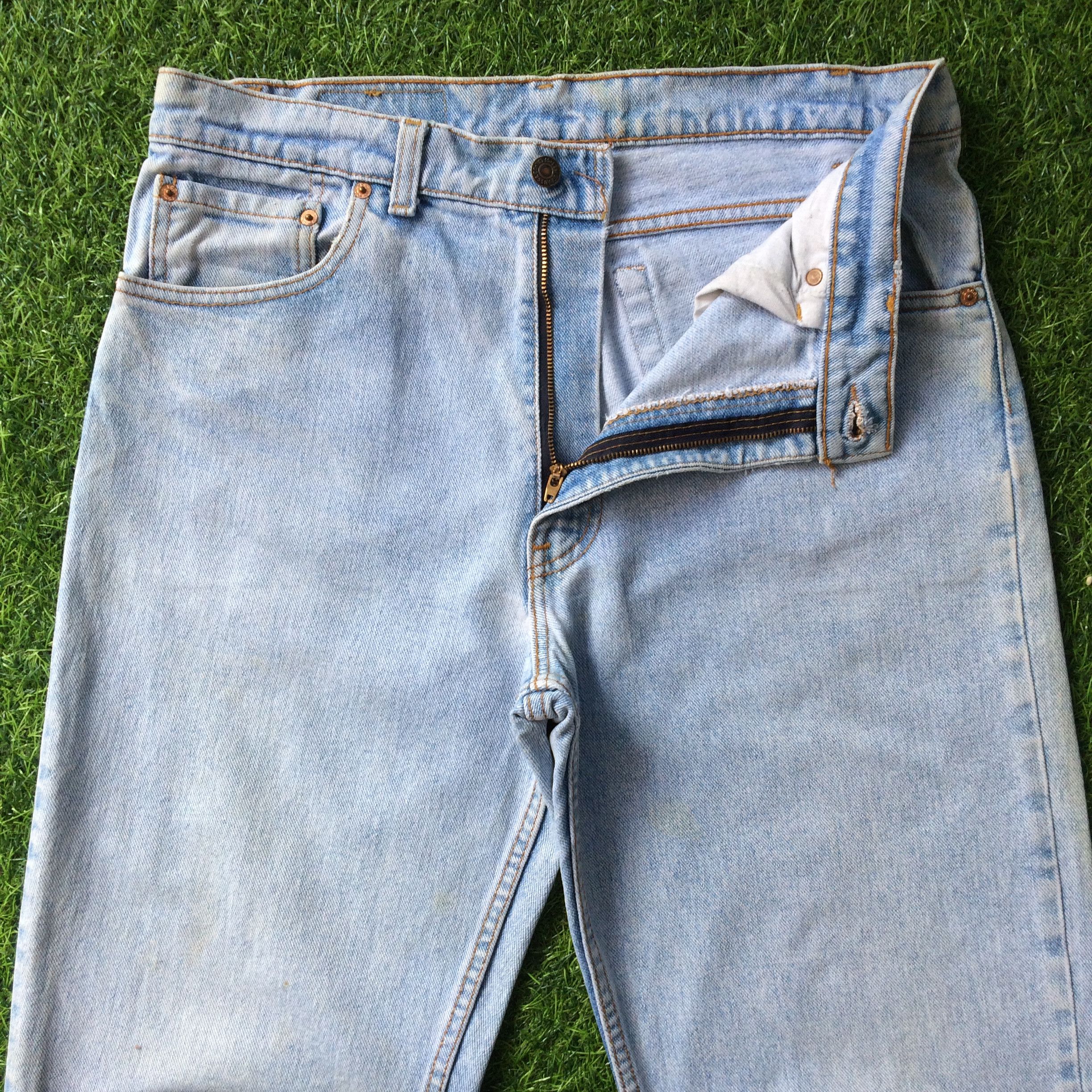 Levi's × Vintage Levis 550 Light Wash Jeans #B-749 Size US 34 / EU 50 - 3 Thumbnail