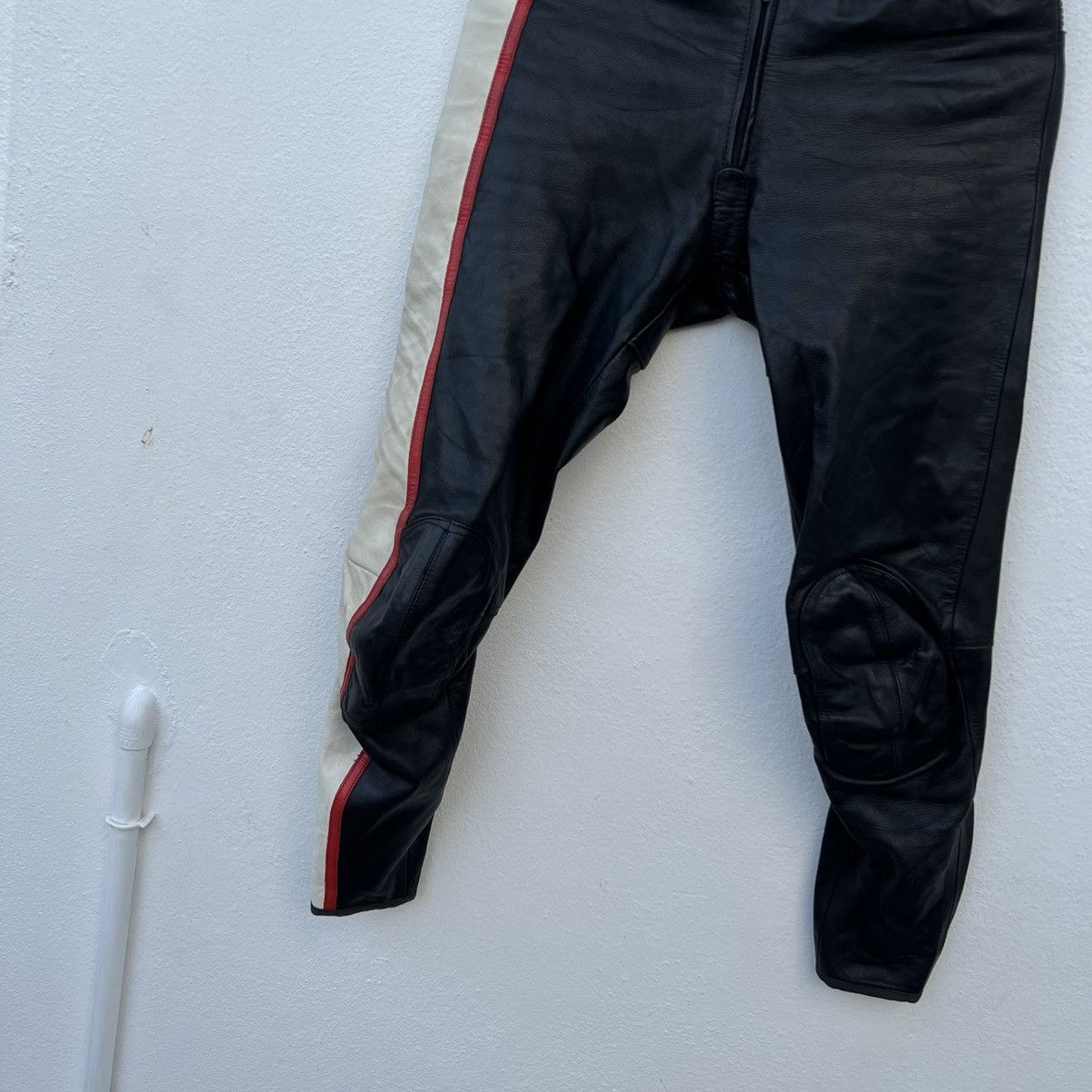 Japanese Brand VINTAGE LEATHER PANTS RACING SPORT MOTOR CROSS WEAR Size US 30 / EU 46 - 4 Thumbnail