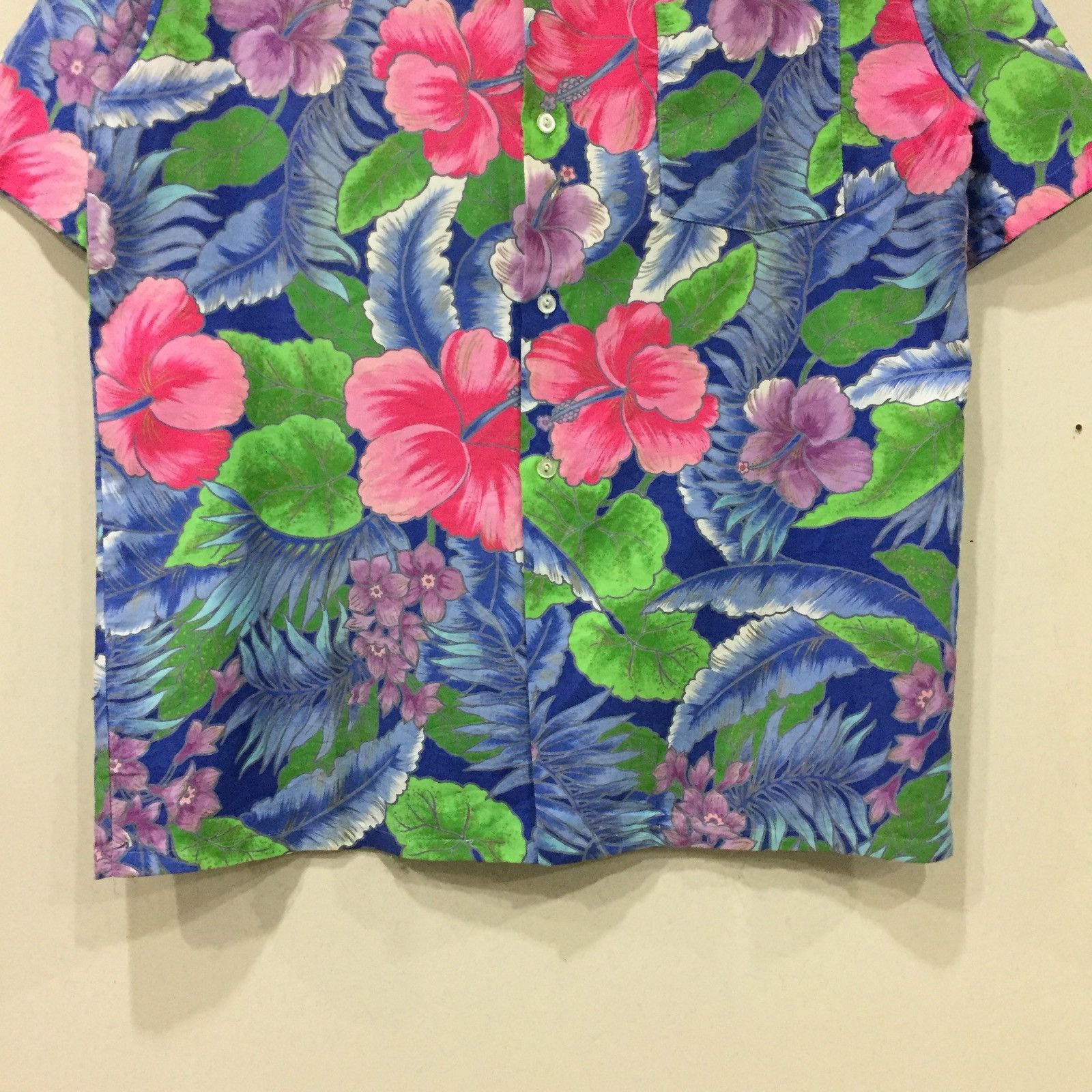 Japanese Brand HAWAII shirt botton up flowers design... hibiscus flowers.. Size US M / EU 48-50 / 2 - 3 Thumbnail