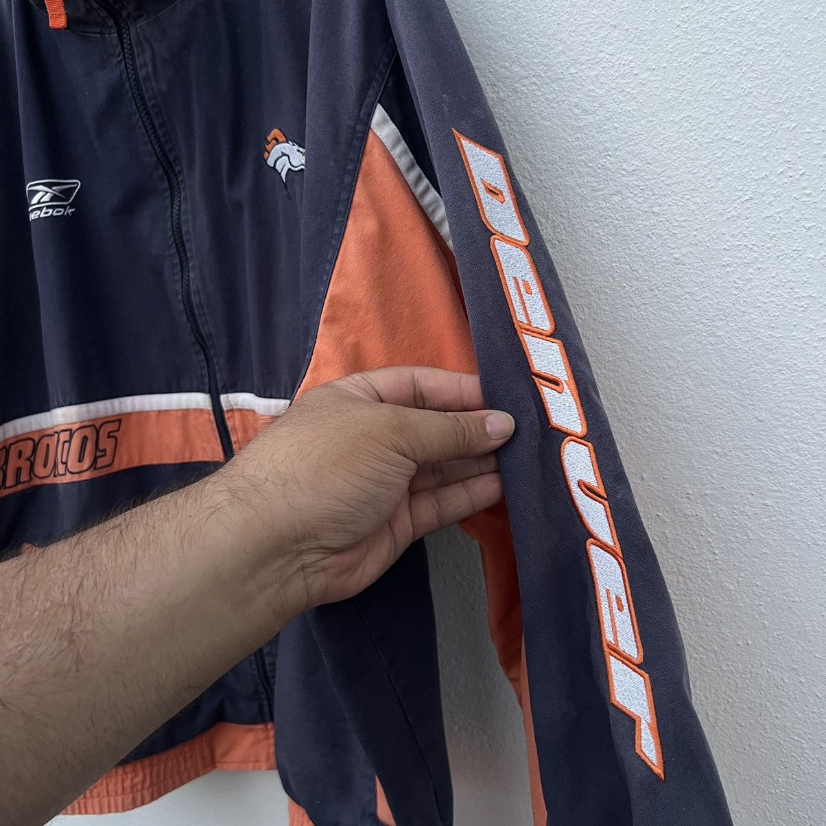 NFL VINTAGE DENVER BRONCOS REEBOK NFL JACKET BIG LOGO Size US XL / EU 56 / 4 - 9 Thumbnail