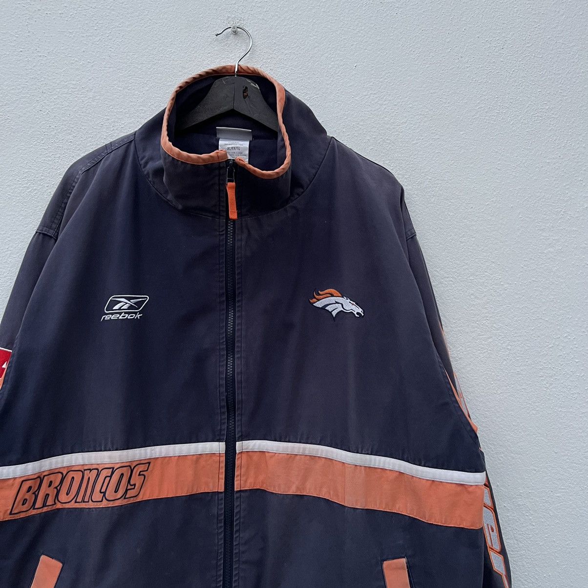 NFL VINTAGE DENVER BRONCOS REEBOK NFL JACKET BIG LOGO Size US XL / EU 56 / 4 - 6 Thumbnail