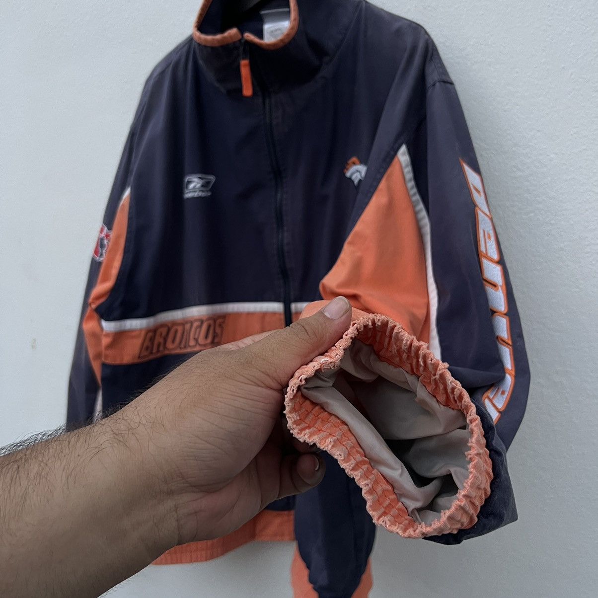 NFL VINTAGE DENVER BRONCOS REEBOK NFL JACKET BIG LOGO Size US XL / EU 56 / 4 - 10 Thumbnail
