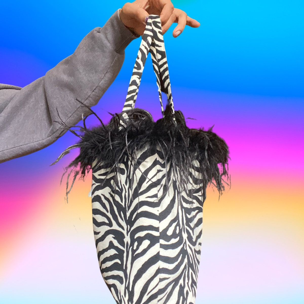 Vintage VINTAGE ZEBRA BLACK/WHITE FEATHER HANDBAG Size ONE SIZE - 4 Thumbnail