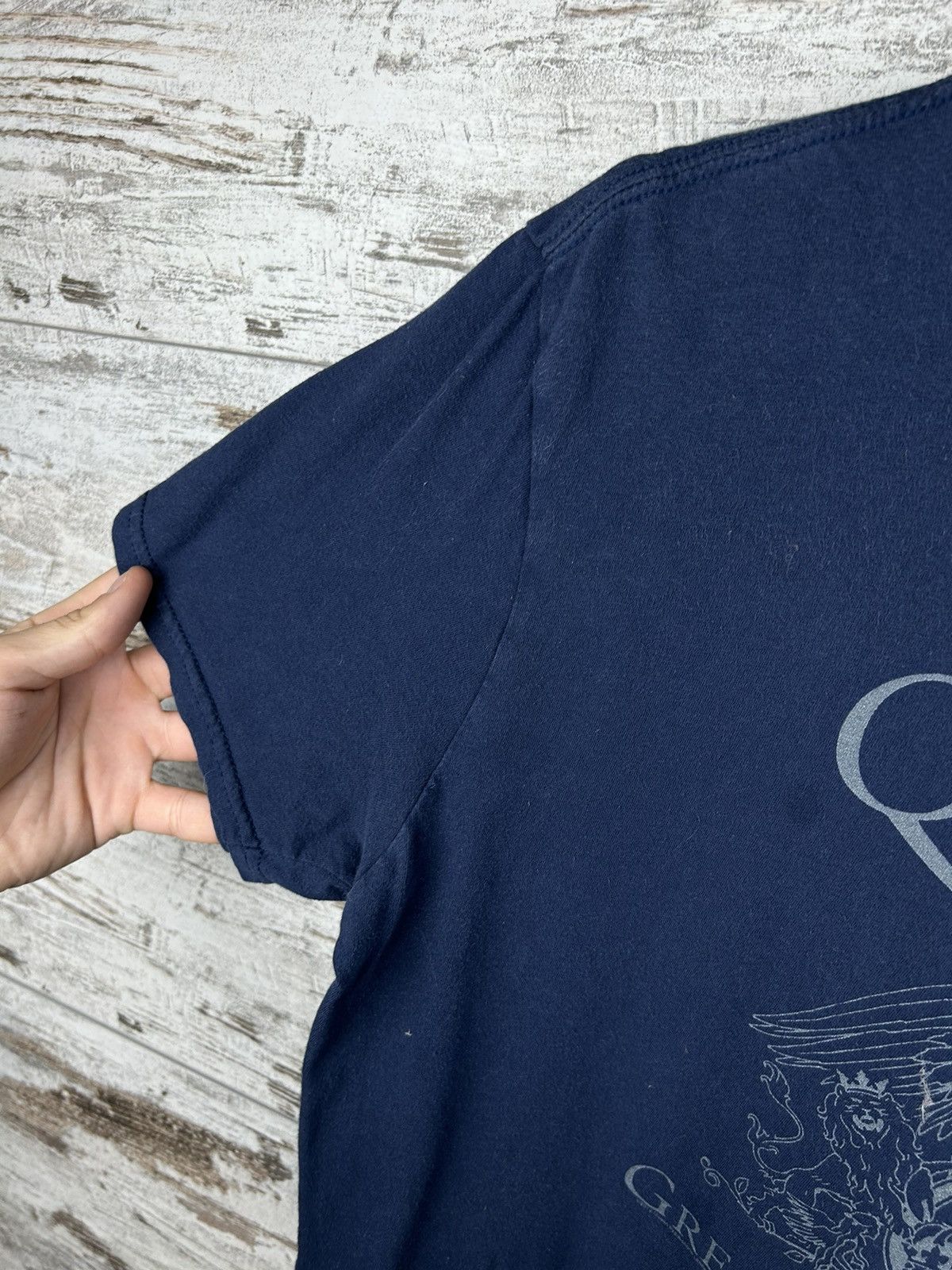 Band Tees × Vintage Mens Vintage distressed QUEEN T Shirt rock band tee 2011 Size US L / EU 52-54 / 3 - 4 Thumbnail