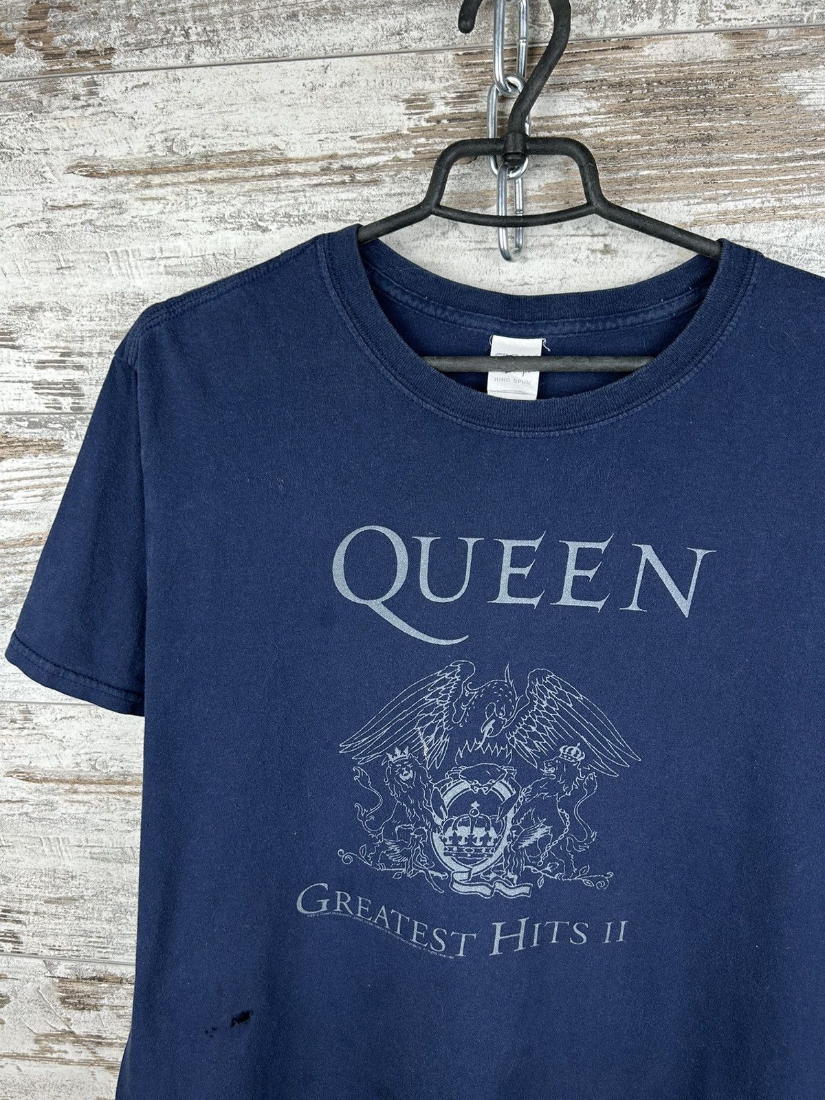 Band Tees × Vintage Mens Vintage distressed QUEEN T Shirt rock band tee 2011 Size US L / EU 52-54 / 3 - 3 Thumbnail