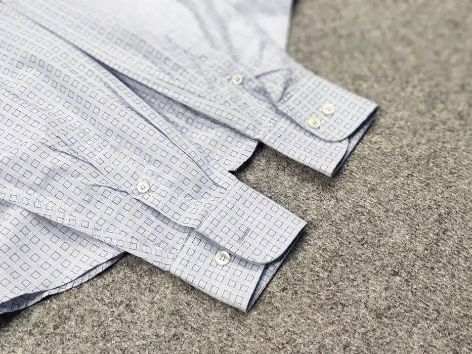 Versace Vintage Versace Classic Men's Light Blue Buttons Shirt Size US M / EU 48-50 / 2 - 5 Thumbnail