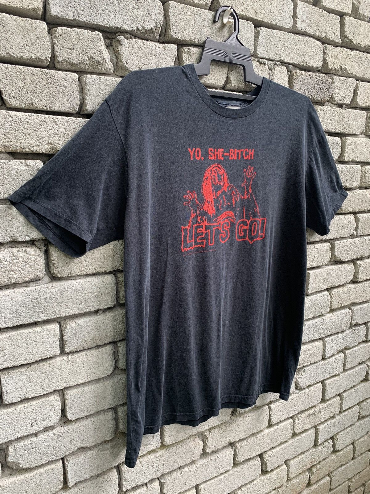 Expert Horror × Vintage Army Of Darkness 2005.. YO, SHE- BITCH LETS GO! T Shirt Size US L / EU 52-54 / 3 - 3 Thumbnail