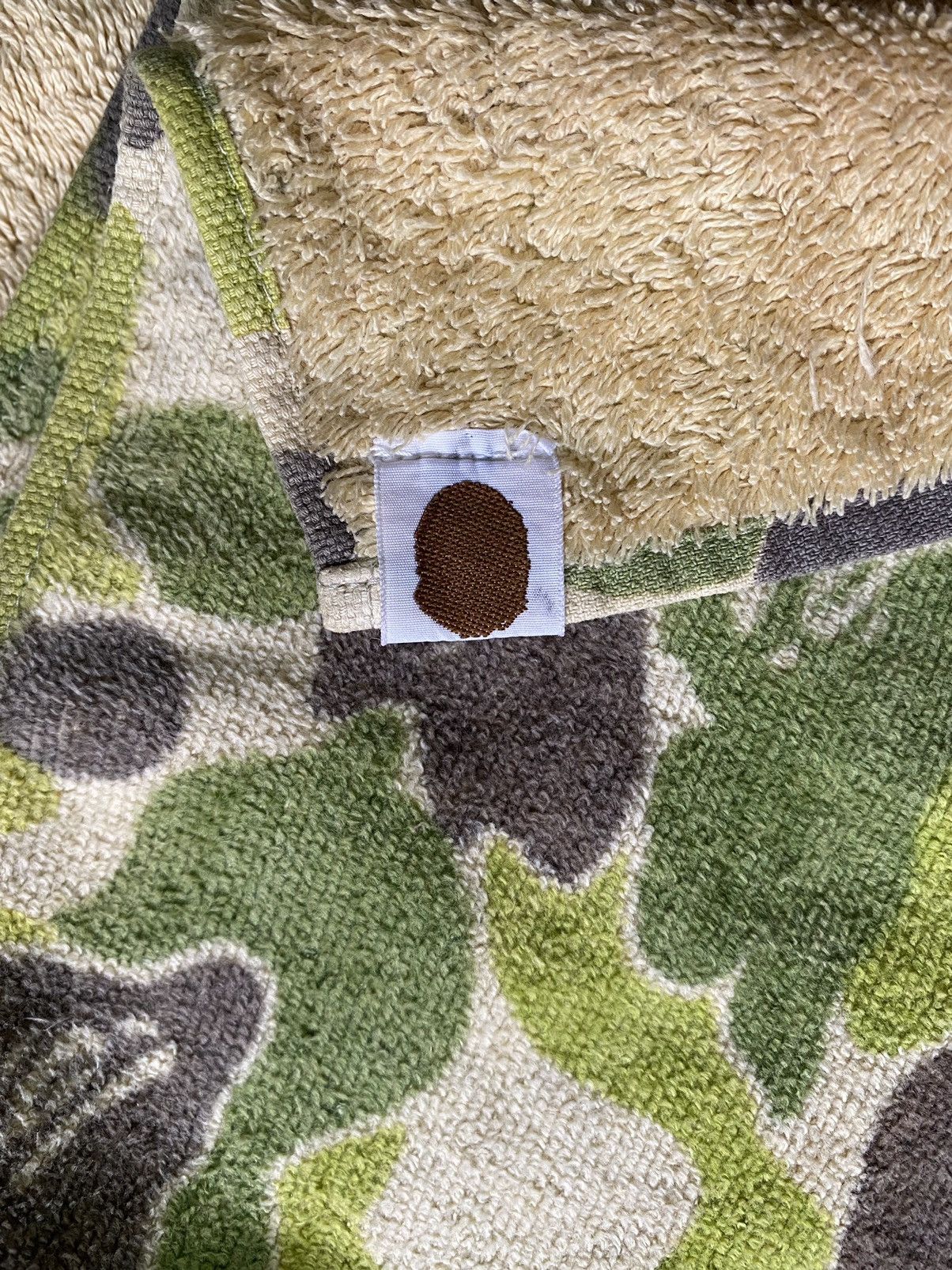 Bape Vintage A Bathing Ape Bape green camo towel Size ONE SIZE - 6 Thumbnail