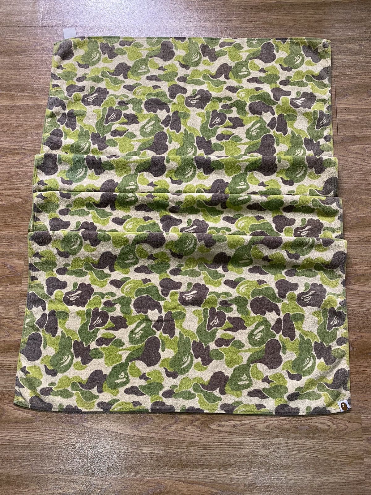 Bape Vintage A Bathing Ape Bape green camo towel Size ONE SIZE - 1 Thumbnail