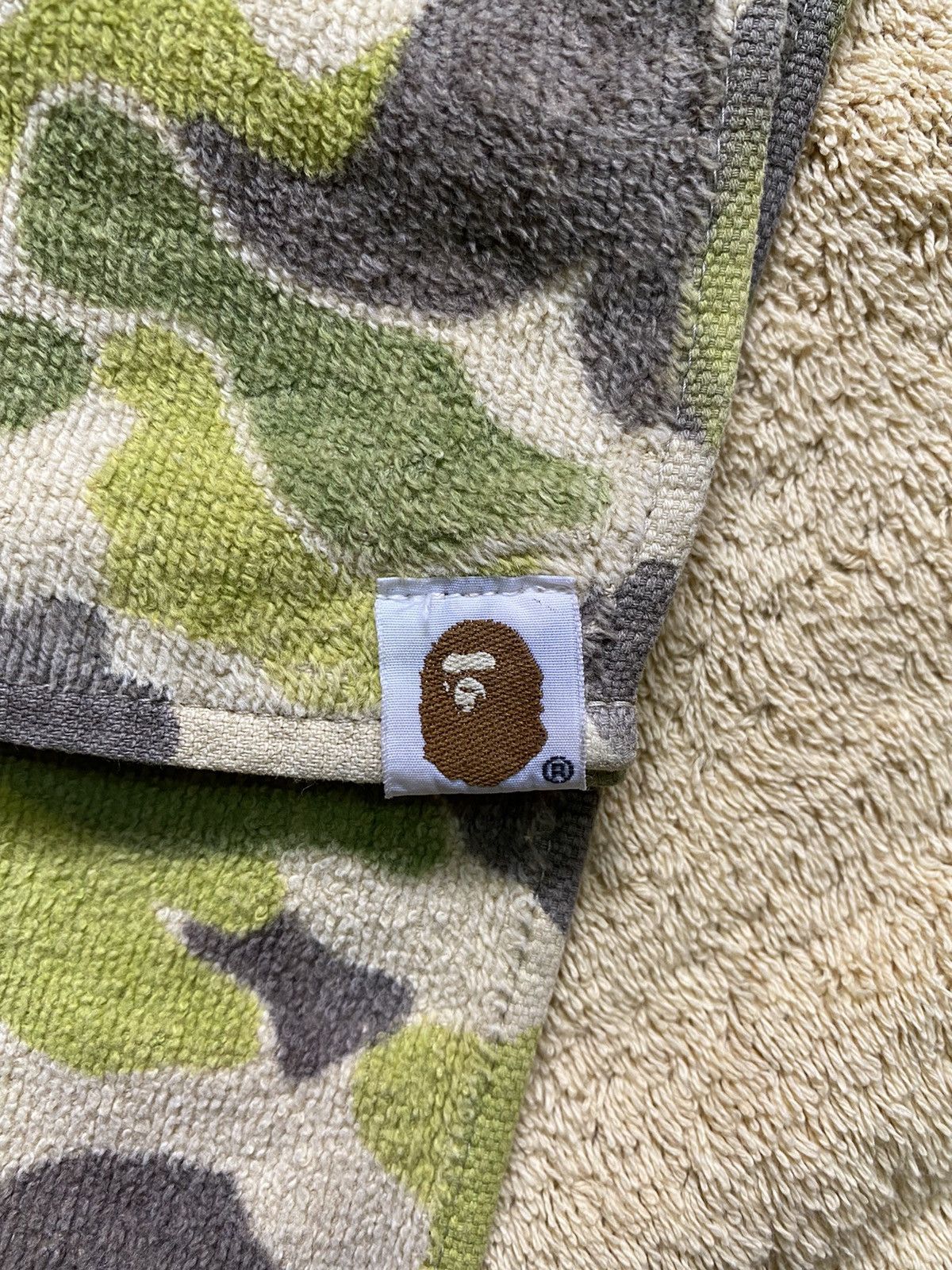 Bape Vintage A Bathing Ape Bape green camo towel Size ONE SIZE - 5 Thumbnail
