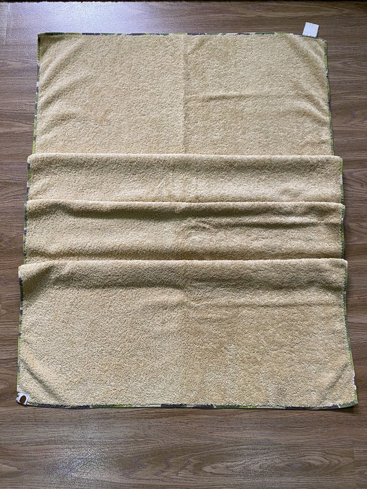 Bape Vintage A Bathing Ape Bape green camo towel Size ONE SIZE - 2 Thumbnail