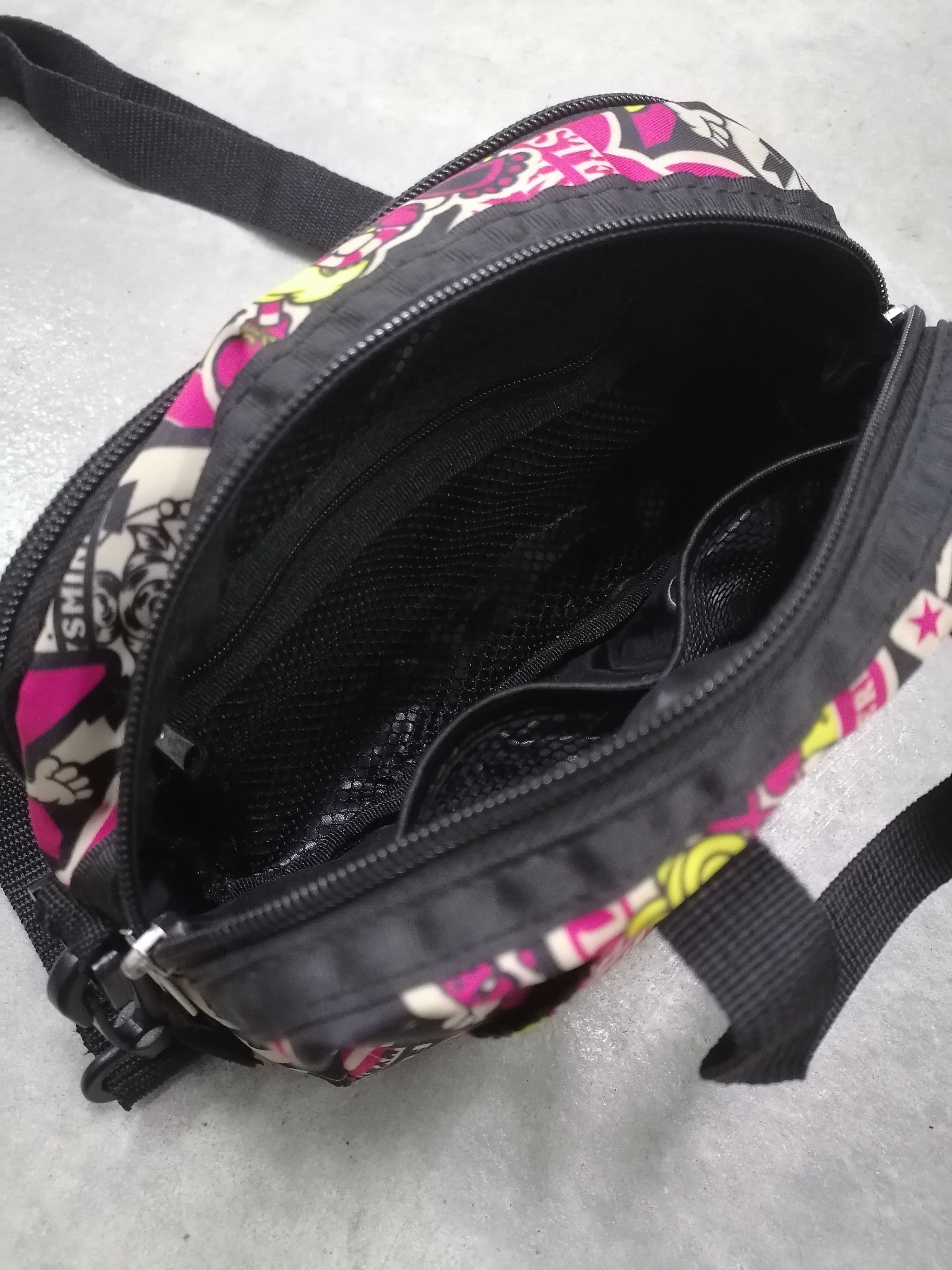 Hysteric Glamour 🔥Hysteric Mini Funland Multipocket Sling Bag⚡ Size ONE SIZE - 9 Thumbnail