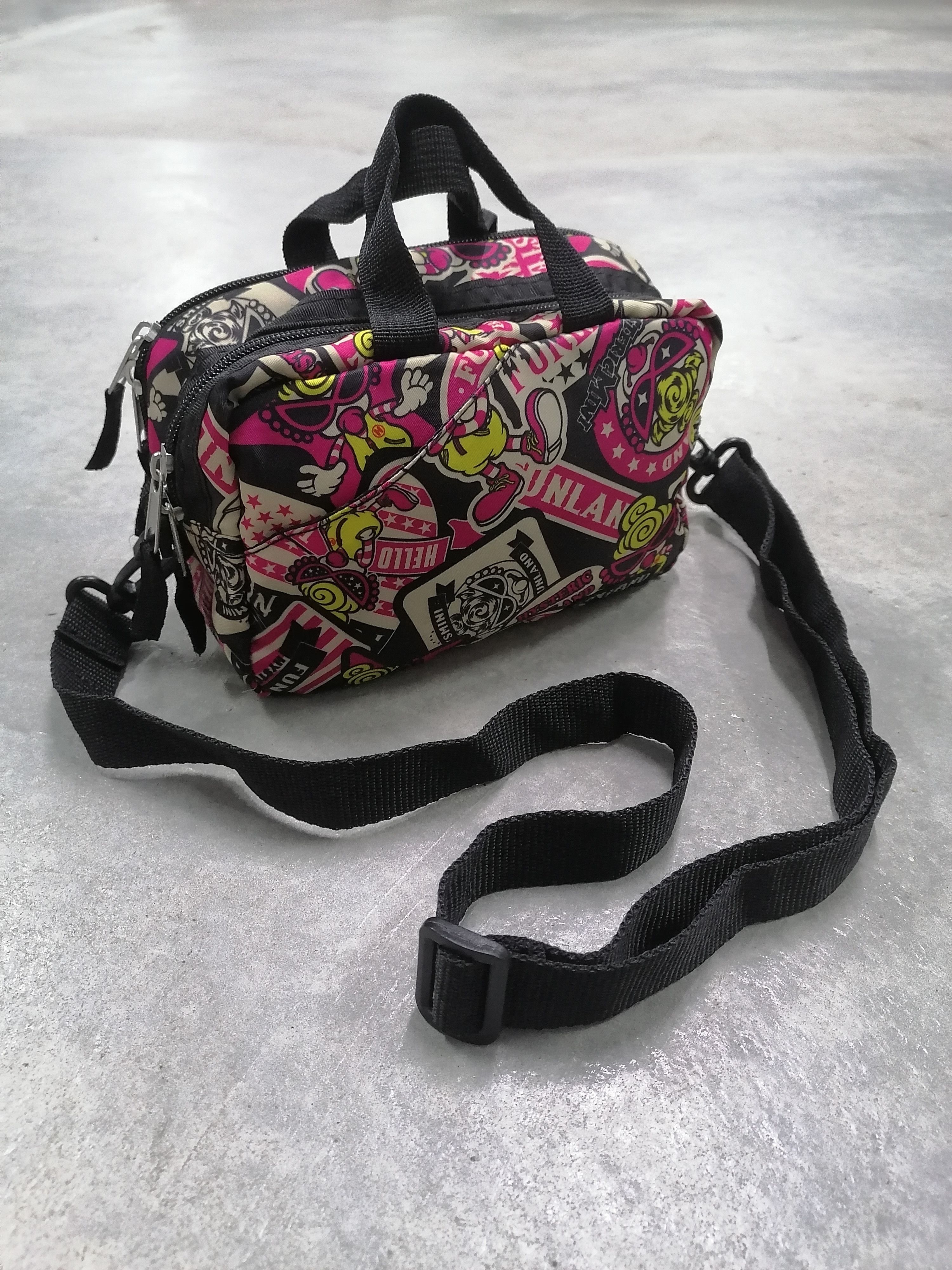 Hysteric Glamour 🔥Hysteric Mini Funland Multipocket Sling Bag⚡ Size ONE SIZE - 2 Thumbnail