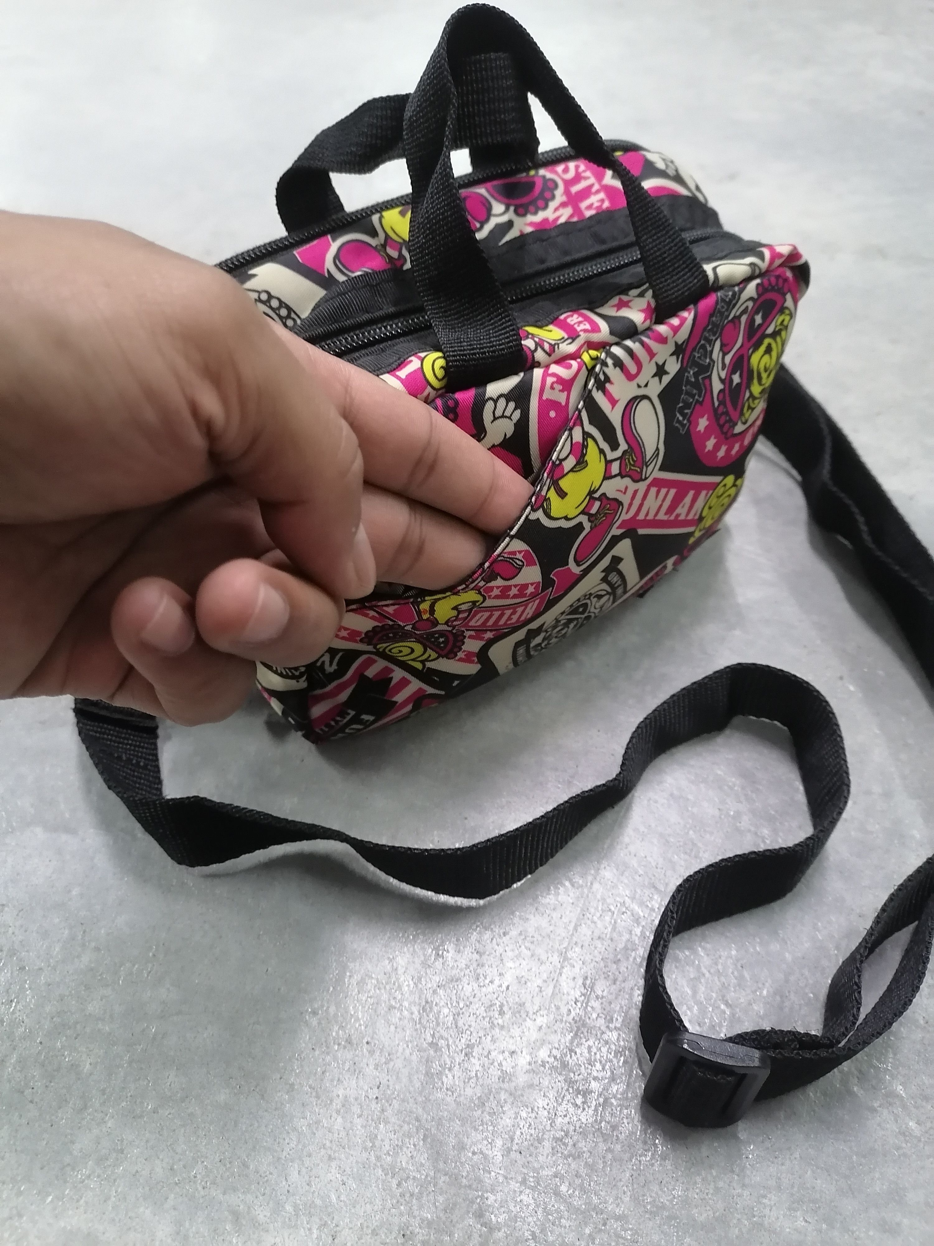 Hysteric Glamour 🔥Hysteric Mini Funland Multipocket Sling Bag⚡ Size ONE SIZE - 4 Thumbnail