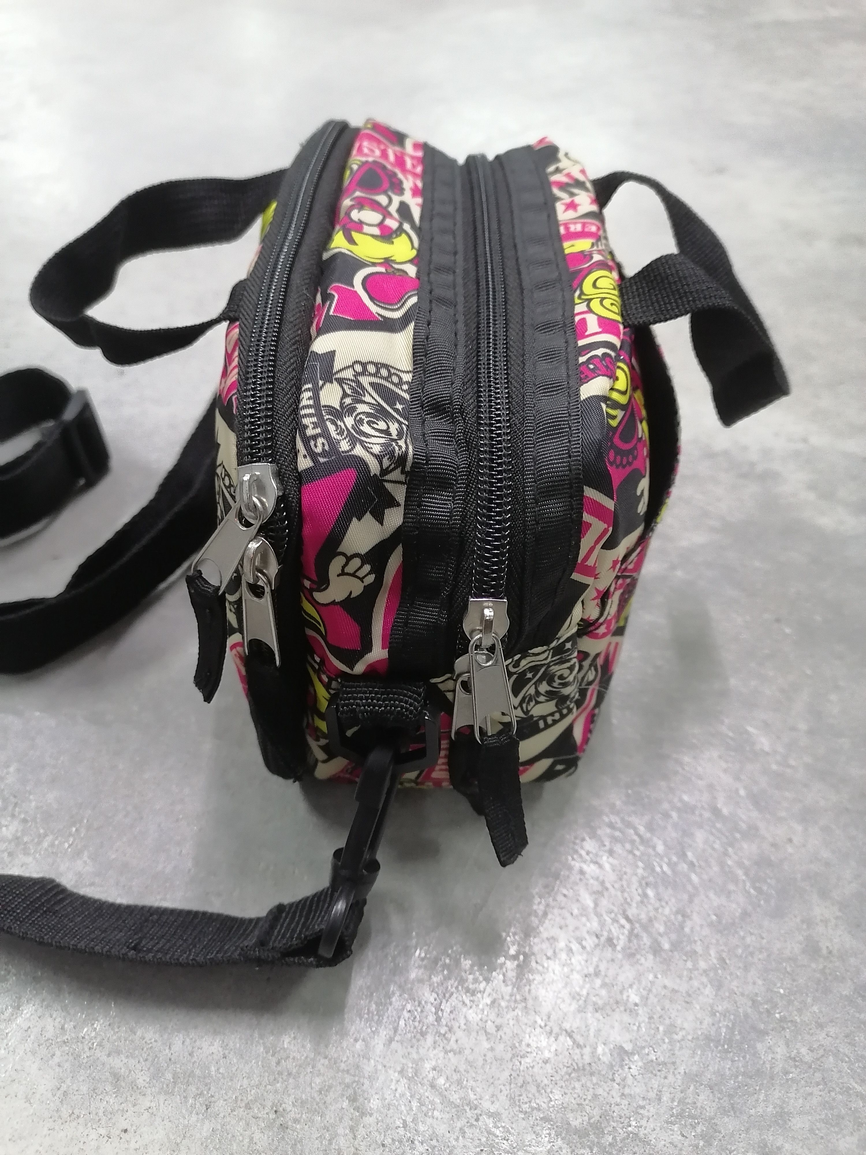 Hysteric Glamour 🔥Hysteric Mini Funland Multipocket Sling Bag⚡ Size ONE SIZE - 6 Thumbnail