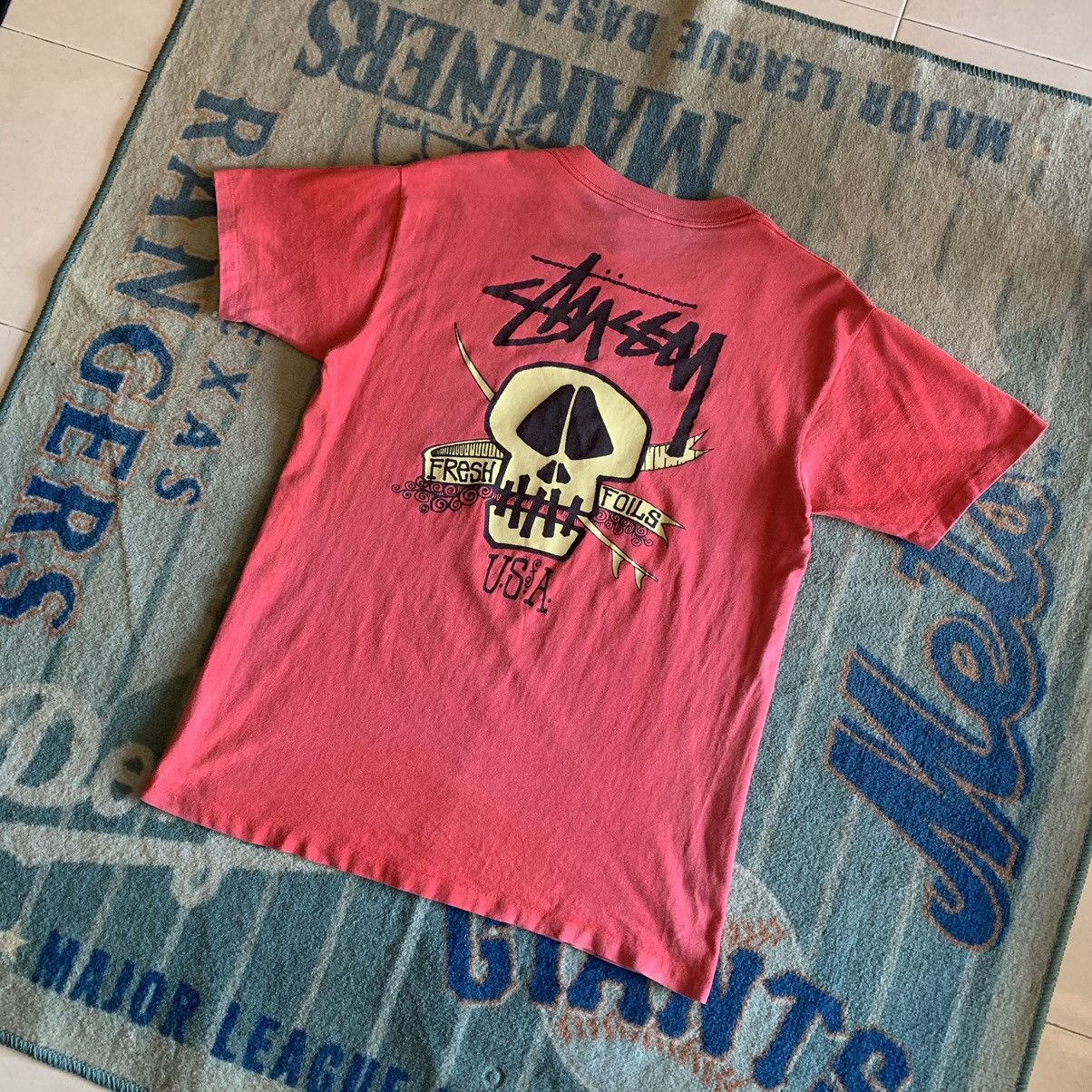 Vintage 90s Stussy skunk tshirt
