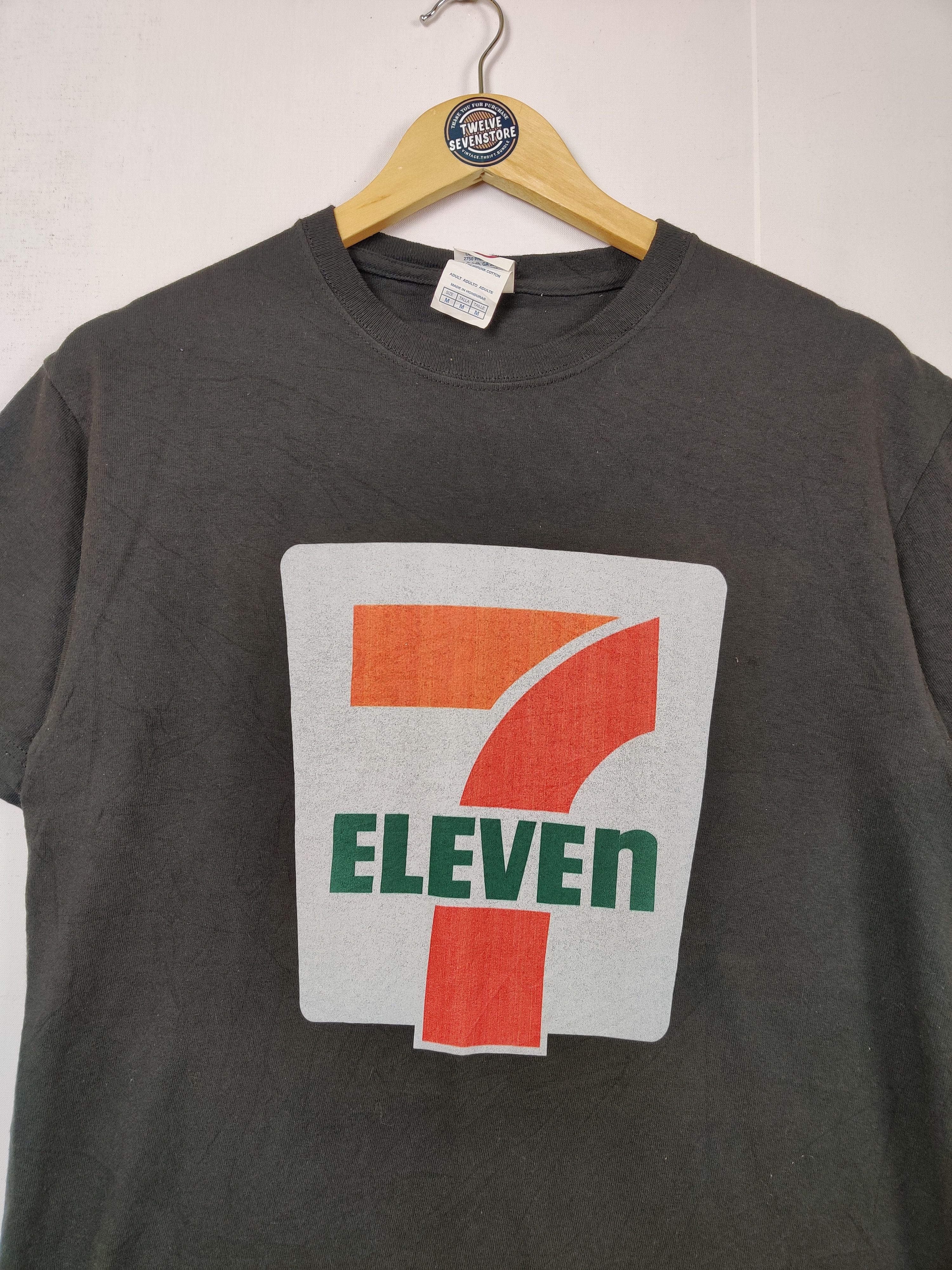 Japanese Brand Vintage Japanese Brand 7 Eleven Big Logo Crew Tee Tshirt Size US M / EU 48-50 / 2 - 3 Thumbnail