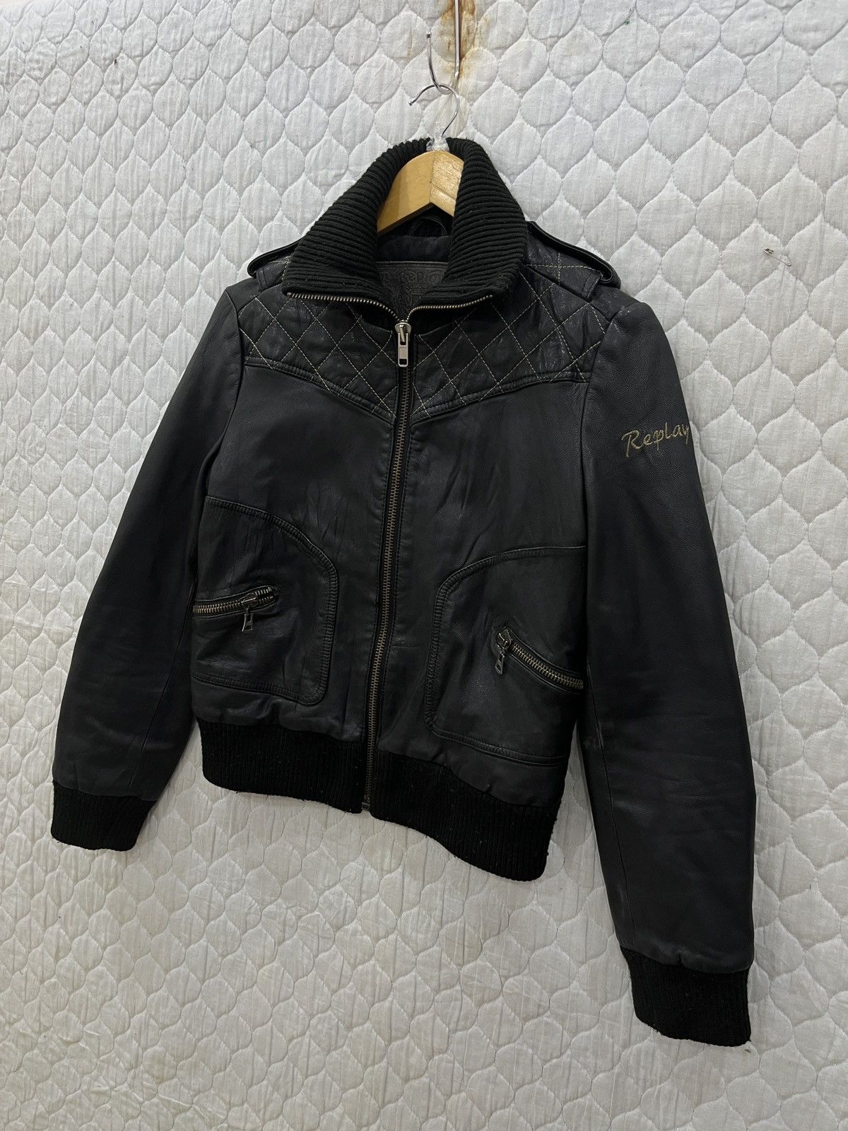 Replay (Jjj). REPLAY HYPEBEAST GENUINE LEATHER JACKET Size US S / EU 44-46 / 1 - 13 Thumbnail