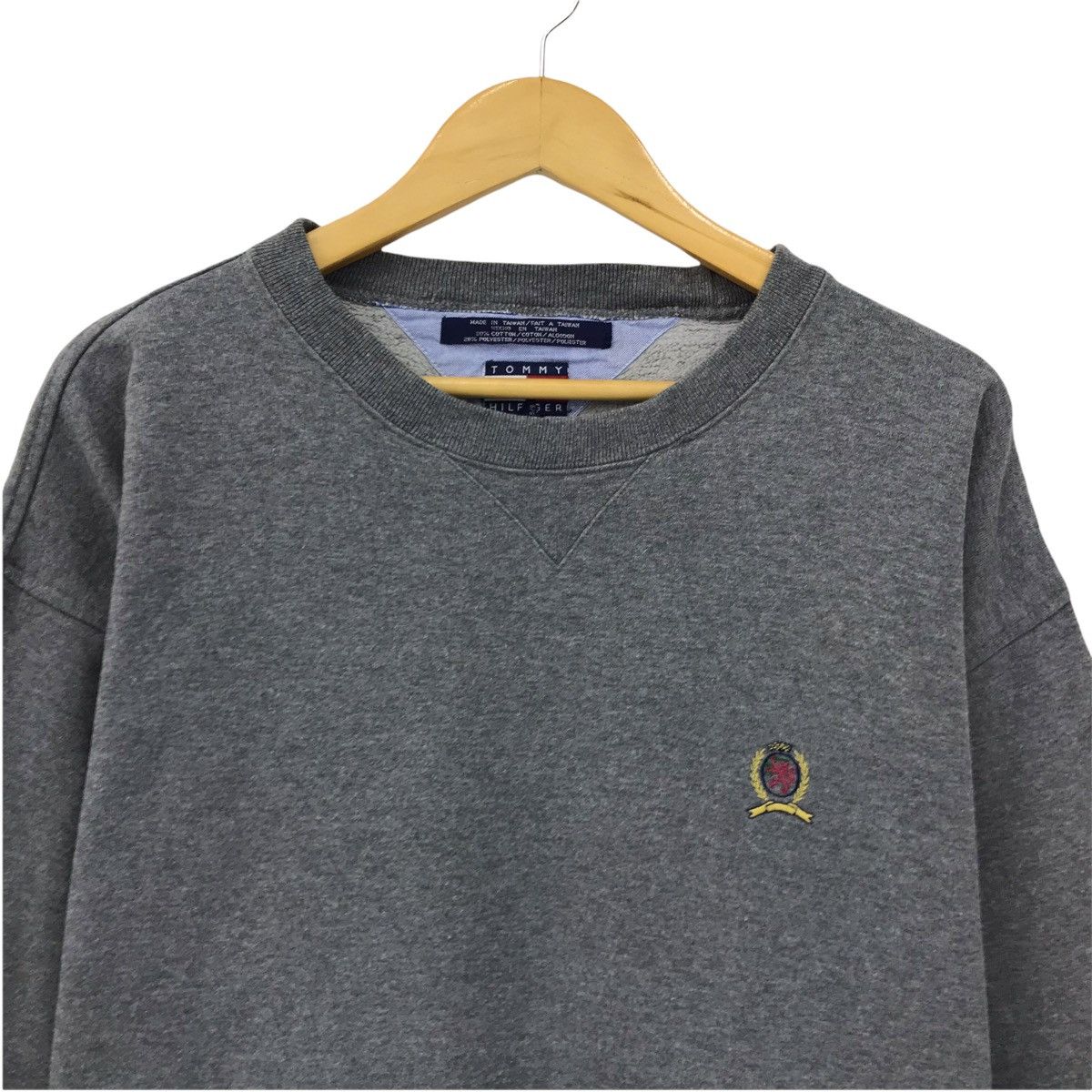 Tommy Hilfiger × Vintage Vintage Tommy Hilfiger Sweatshirt Pullover Jumper Size US L / EU 52-54 / 3 - 3 Thumbnail