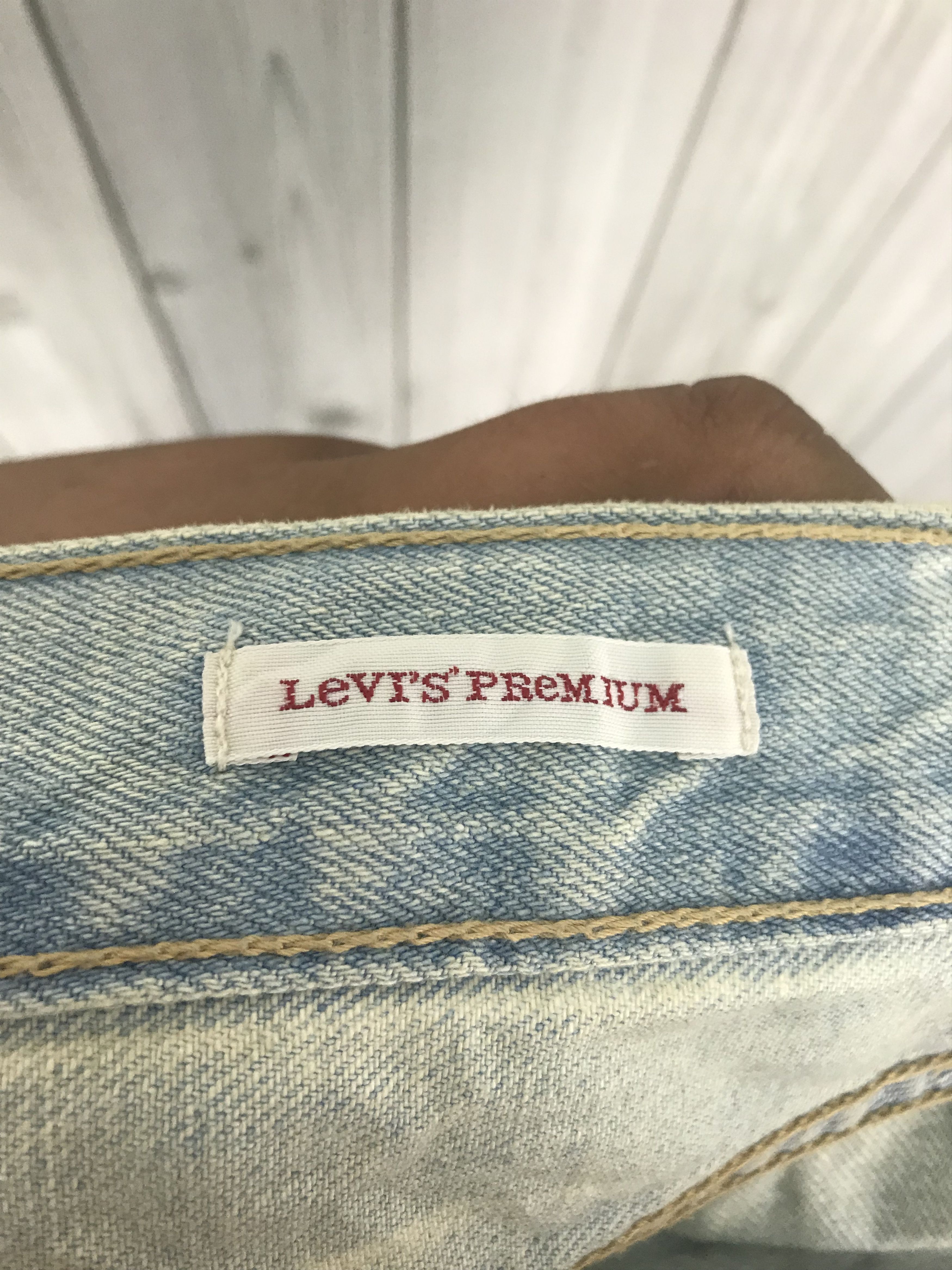 Levi's Vintage Clothing Vintage LEVIS 501 Ripped Bleach Design Denim Jeans Size US 32 / EU 48 - 17 Thumbnail