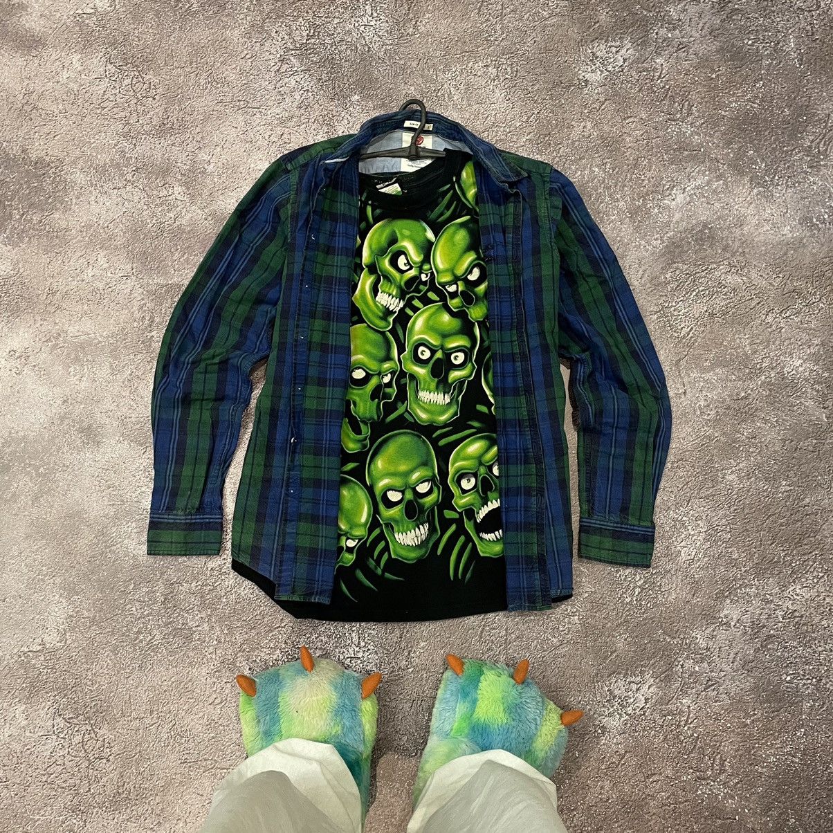 Vintage Vintage 90s Y2K Plaid Shirt Skull Graphic Streetwear Faded L Size US L / EU 52-54 / 3 - 1 Thumbnail