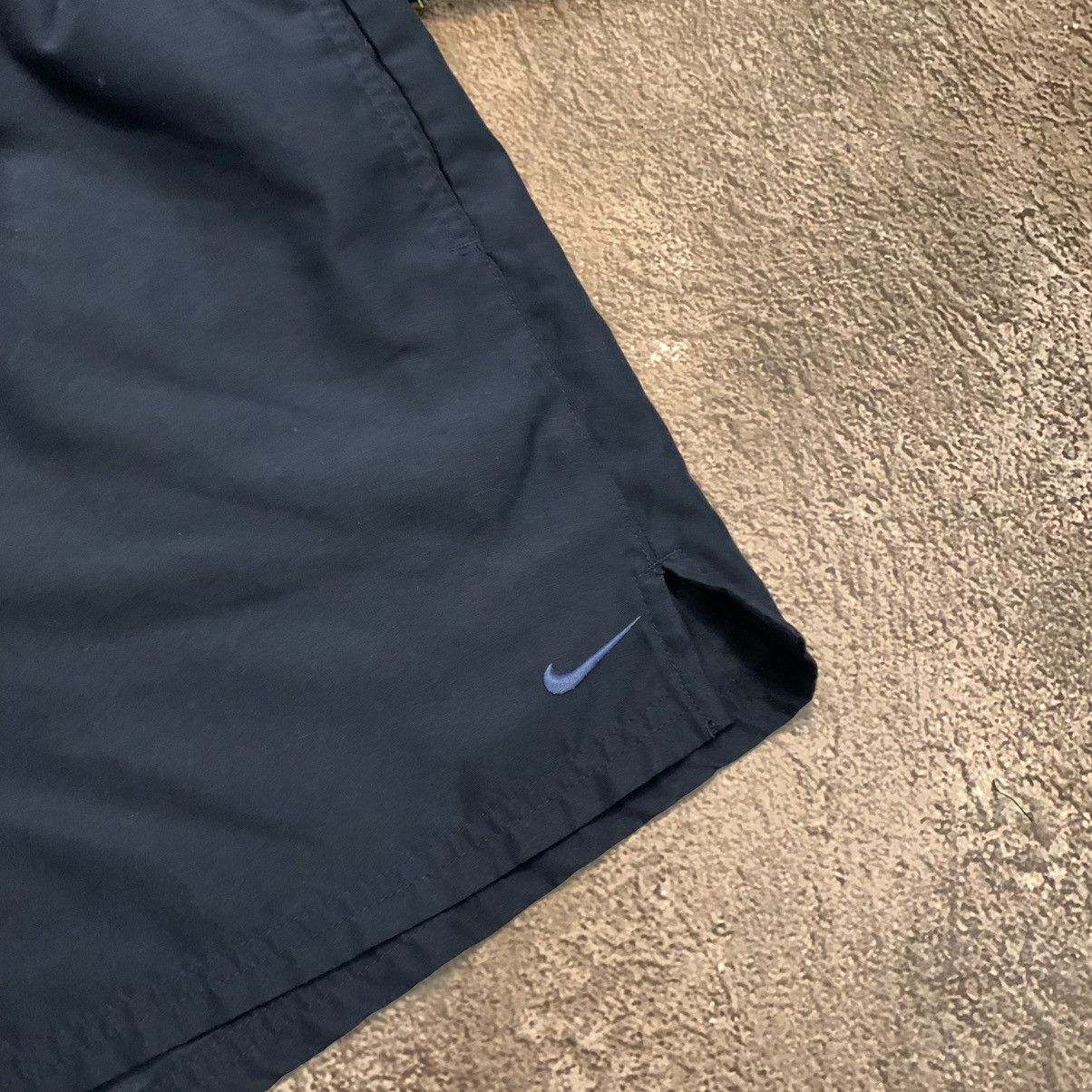 Vintage Vintage Nike Swoosh Shorts Y2K Streetwear Casual Black 34 Size US 34 / EU 50 - 3 Thumbnail