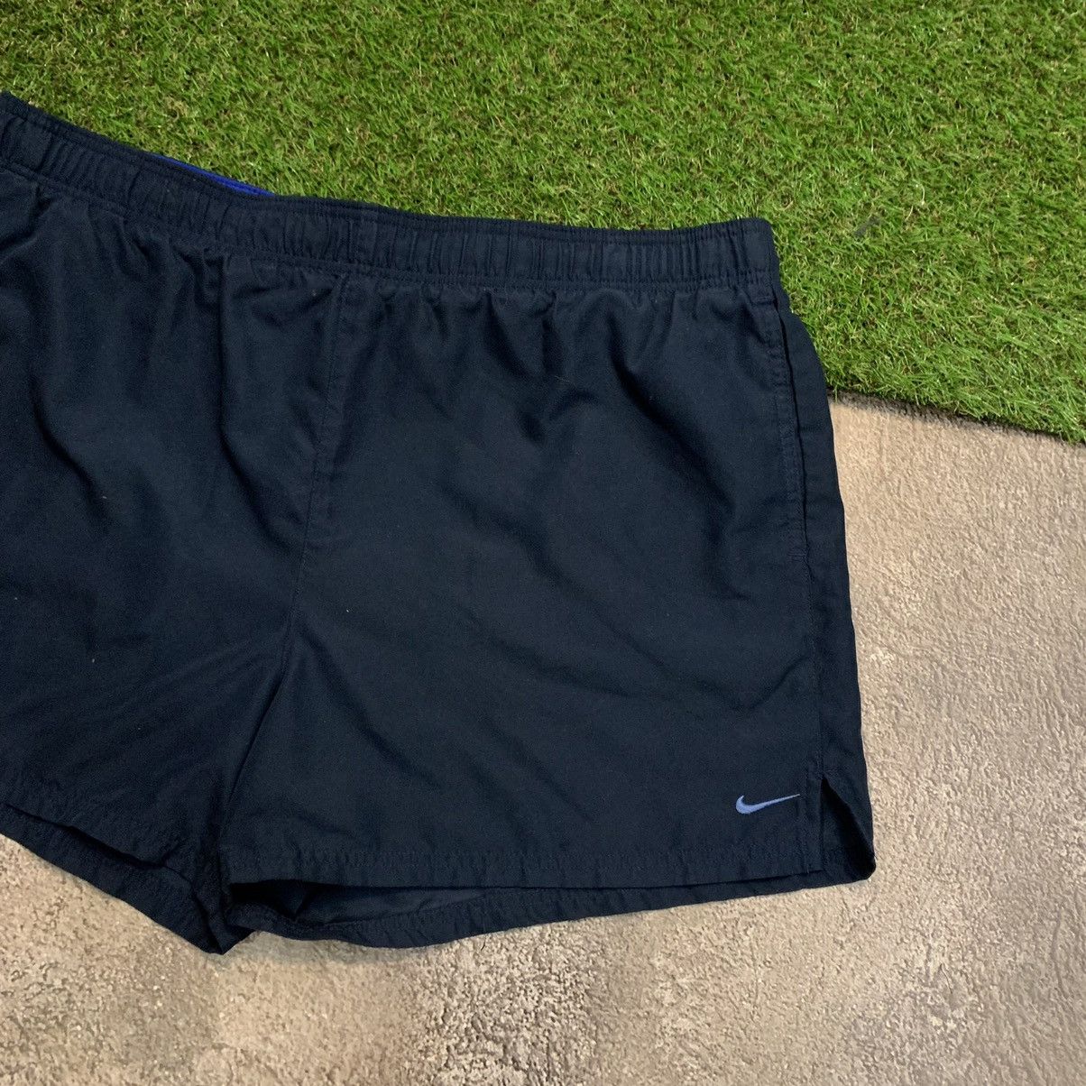 Vintage Vintage Nike Swoosh Shorts Y2K Streetwear Casual Black 34 Size US 34 / EU 50 - 2 Thumbnail
