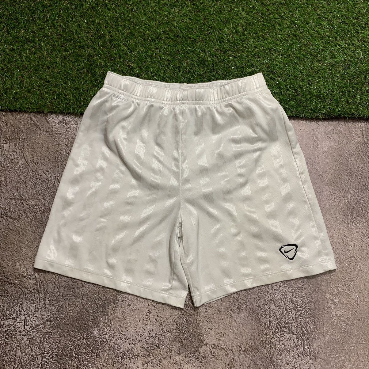 Vintage Vintage Y2K Striped Shorts Swoosh Streetwear Casual Boxy 29 Size US 29 - 1 Thumbnail