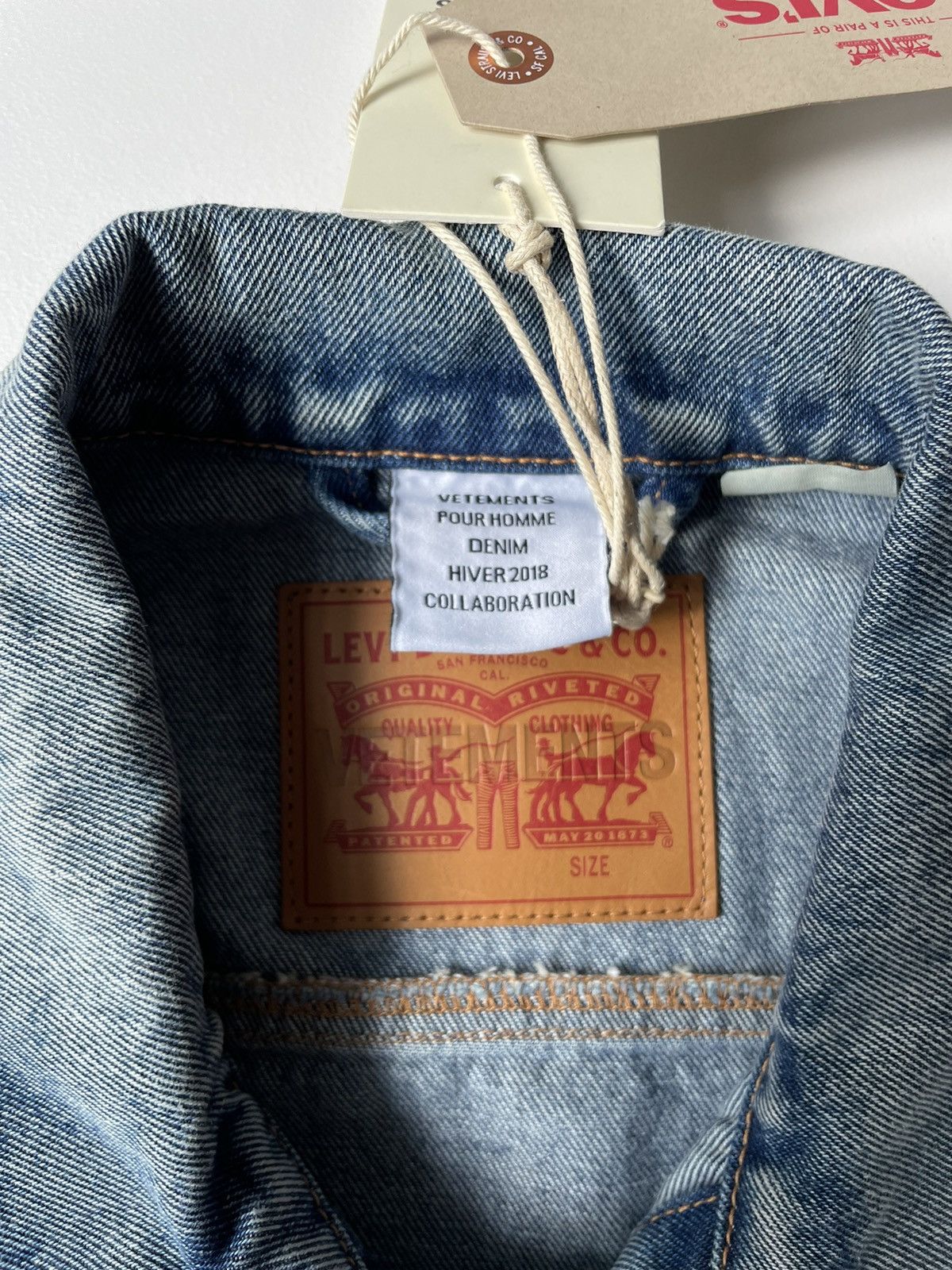 Levi's × Vetements A/W 18 Reworked Denim Jacket Size US S / EU 44-46 / 1 - 6 Thumbnail