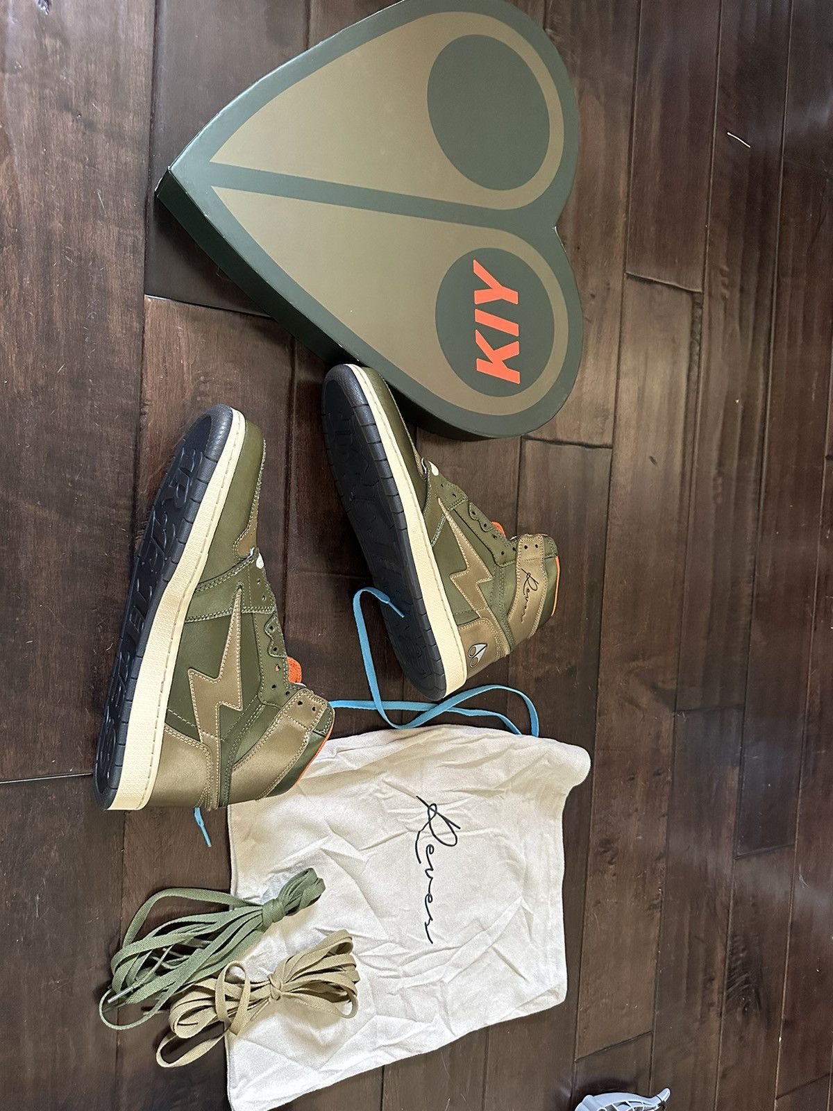 Kiy air moose knuckle day exclusive sneaker