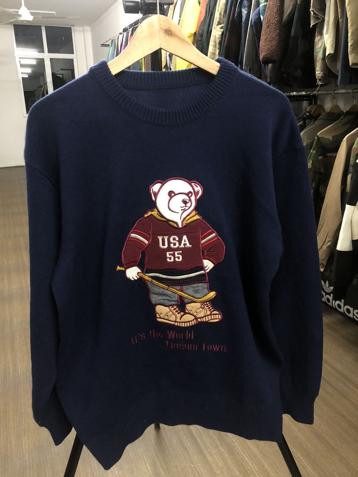 USA DASUM TOWN HOCKEY BEAR KNITWEAR