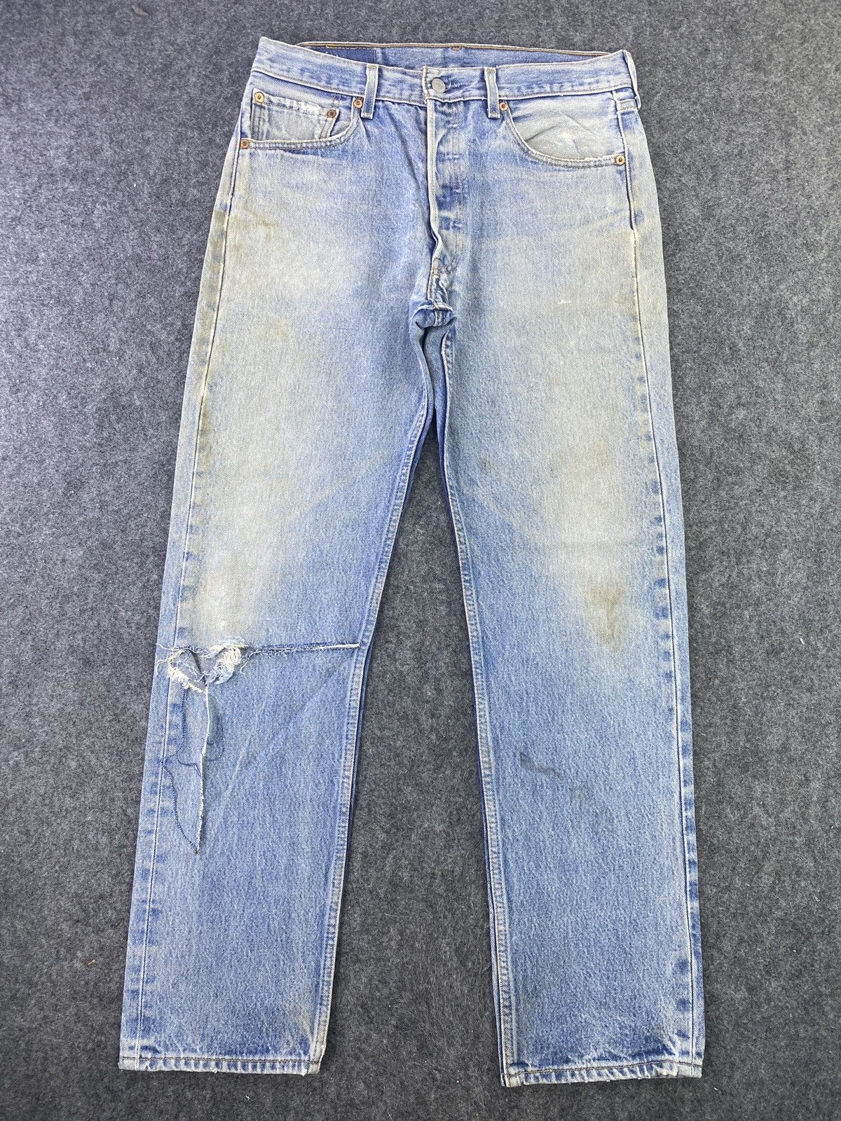 Levi's VINTAGE LEVI'S 501 DISTRESS STONE BLUE WASH JEANS - J654 Size US 33 - 1 Thumbnail