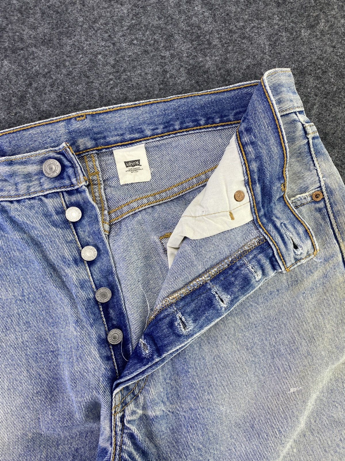 Levi's VINTAGE LEVI'S 501 DISTRESS STONE BLUE WASH JEANS - J654 Size US 33 - 3 Thumbnail