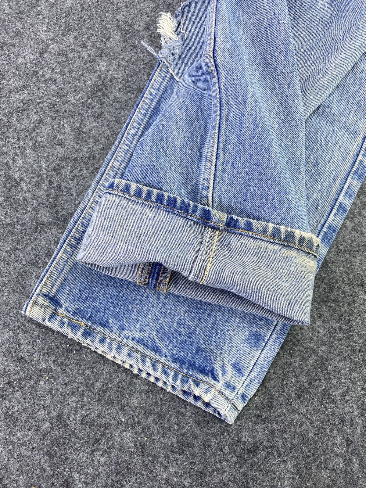 Levi's VINTAGE LEVI'S 501 DISTRESS STONE BLUE WASH JEANS - J654 Size US 33 - 8 Thumbnail