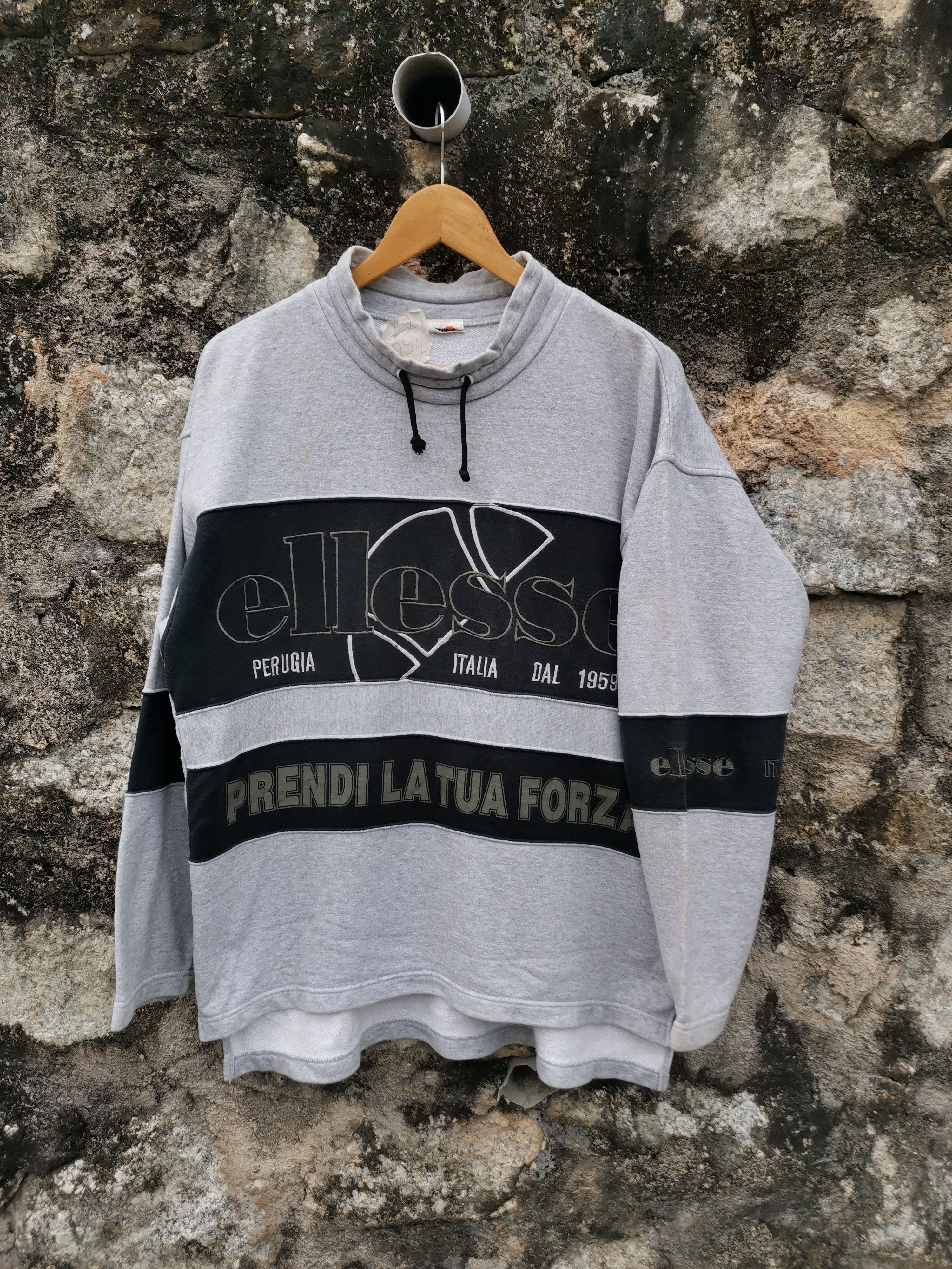 Ellesse Vintage Ellesse Perugia Italia Big Embroidered Logo Size US L / EU 52-54 / 3 - 1 Thumbnail