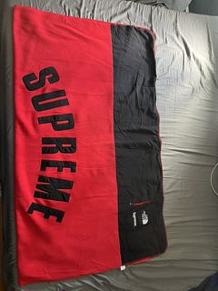 Supreme hot sale tnf blanket